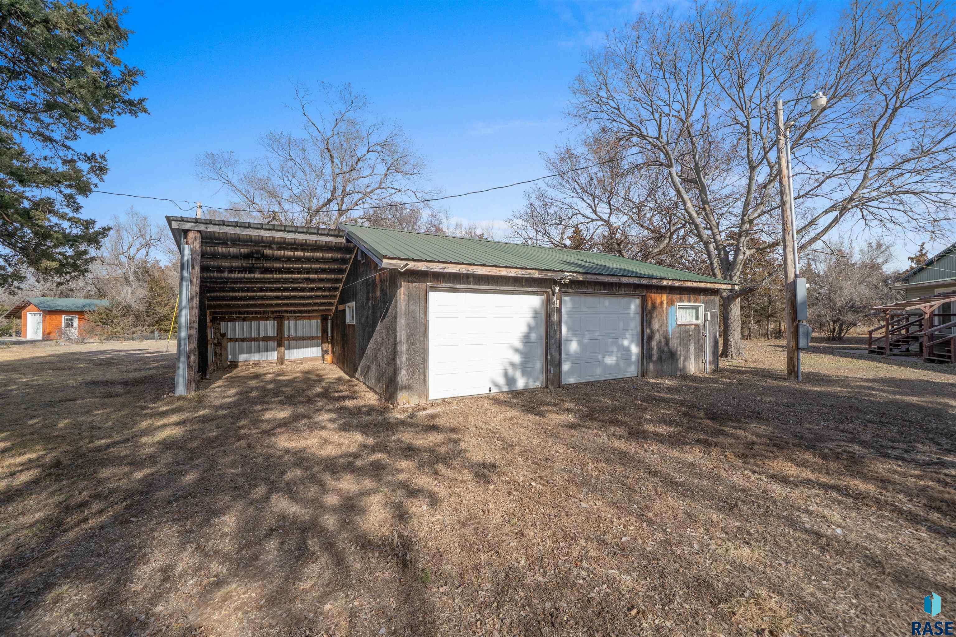 main property photo 23