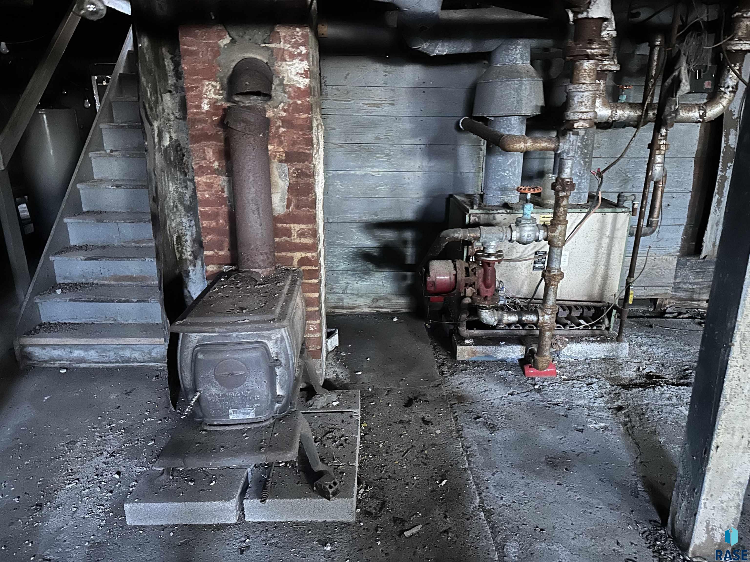 main property photo 35