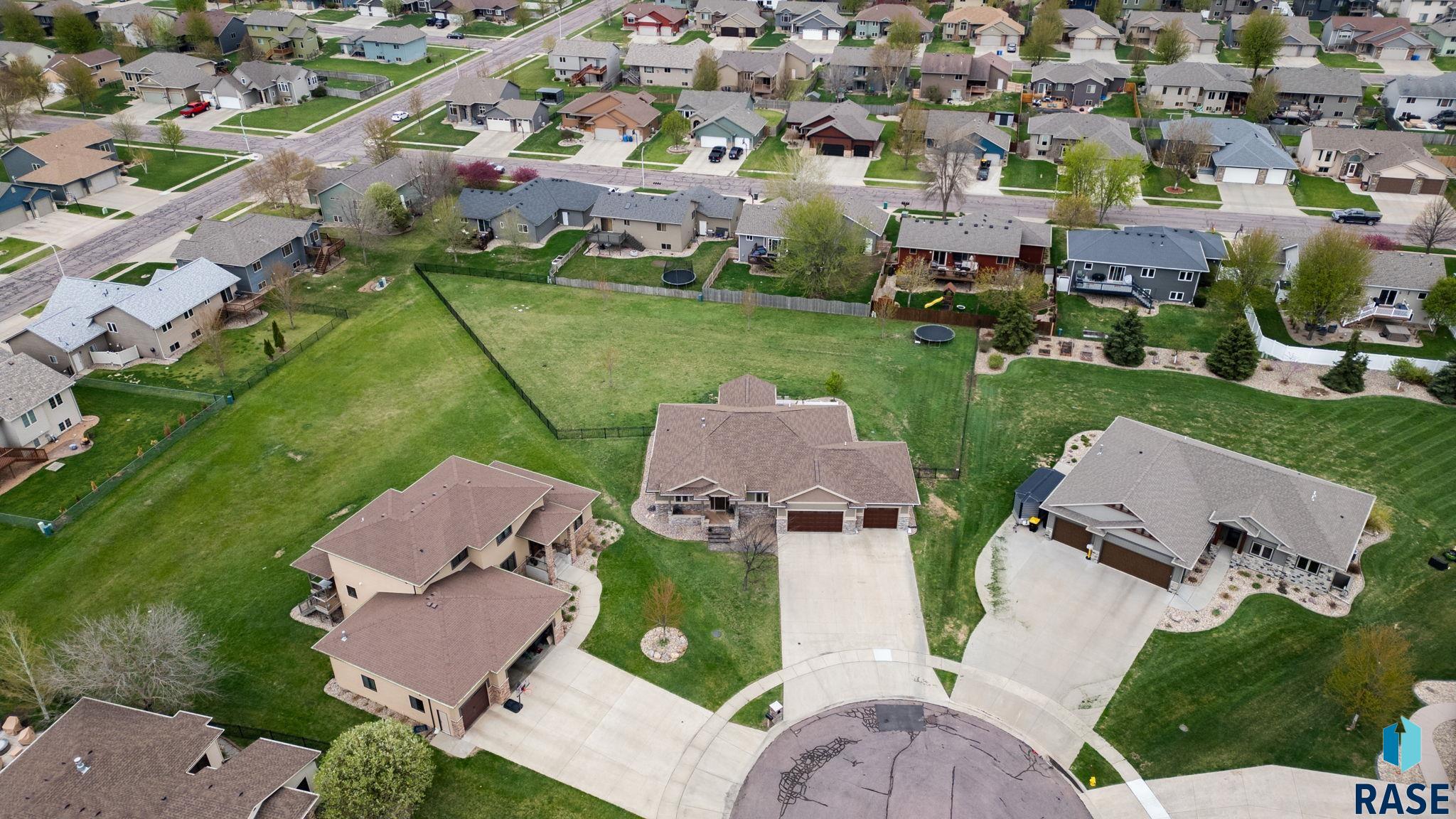 main property photo 75