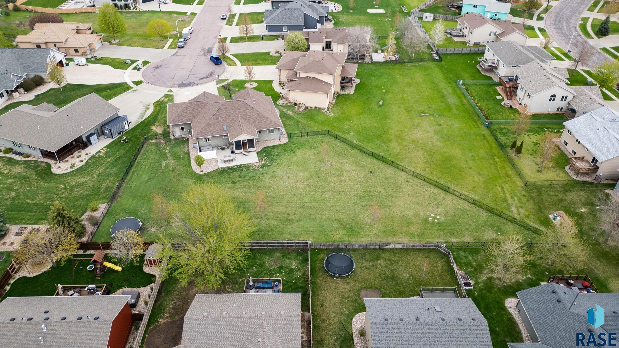 main property photo 78