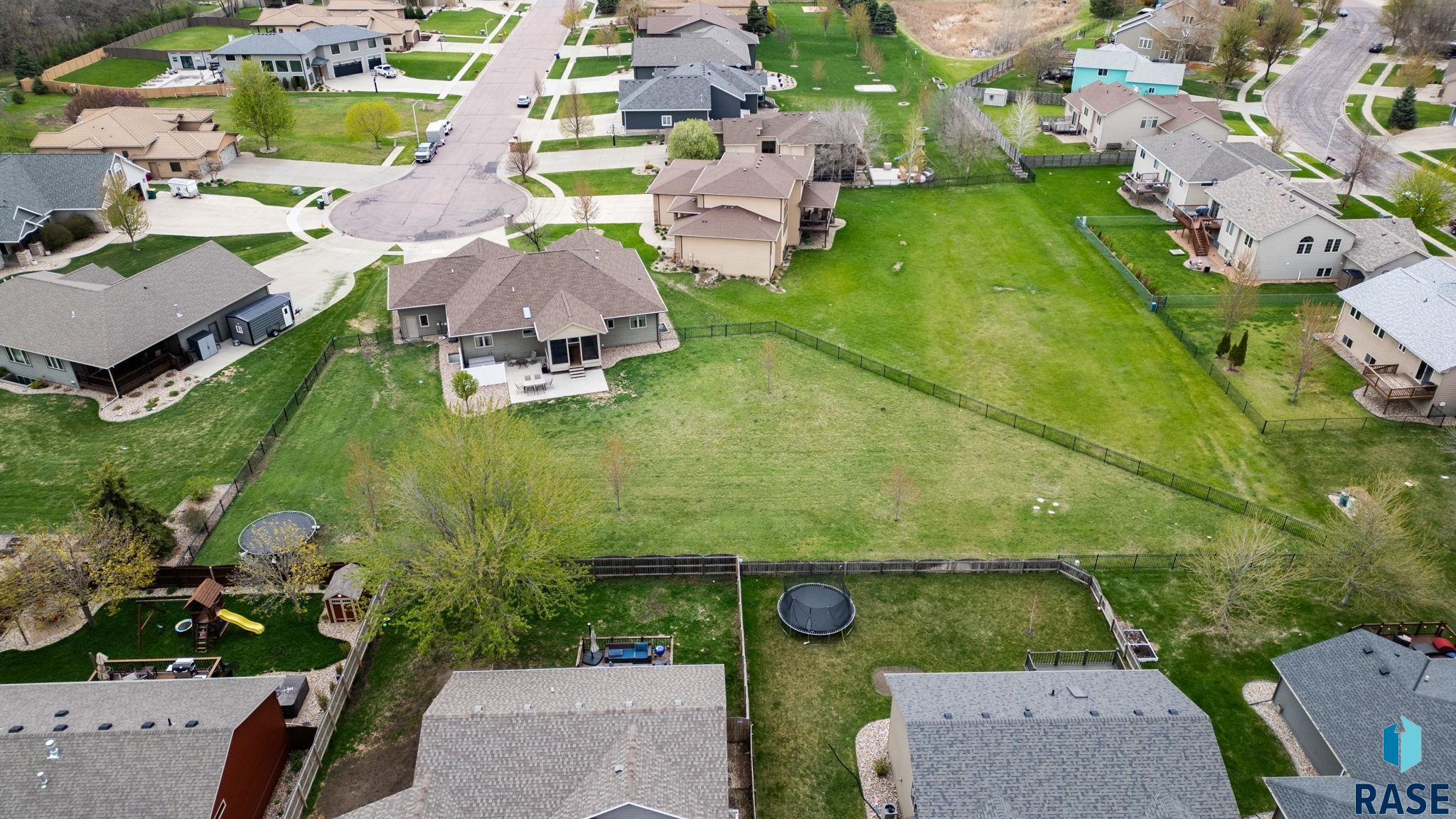 main property photo 89