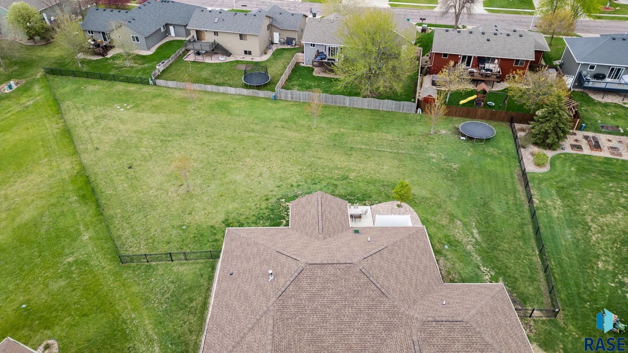 main property photo 94