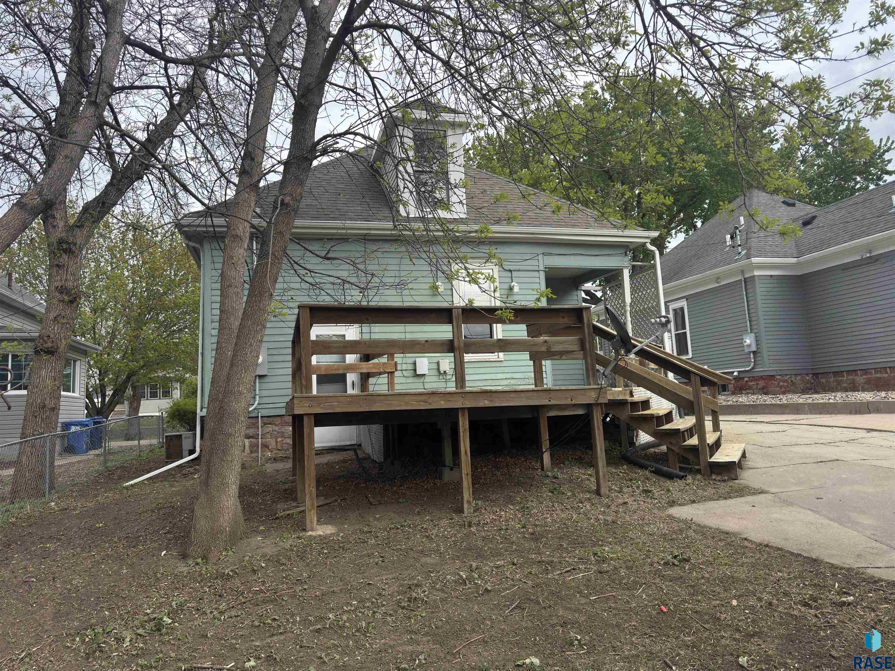 main property photo 16