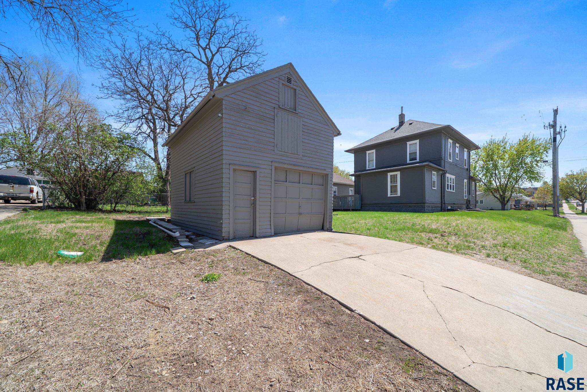 main property photo 5