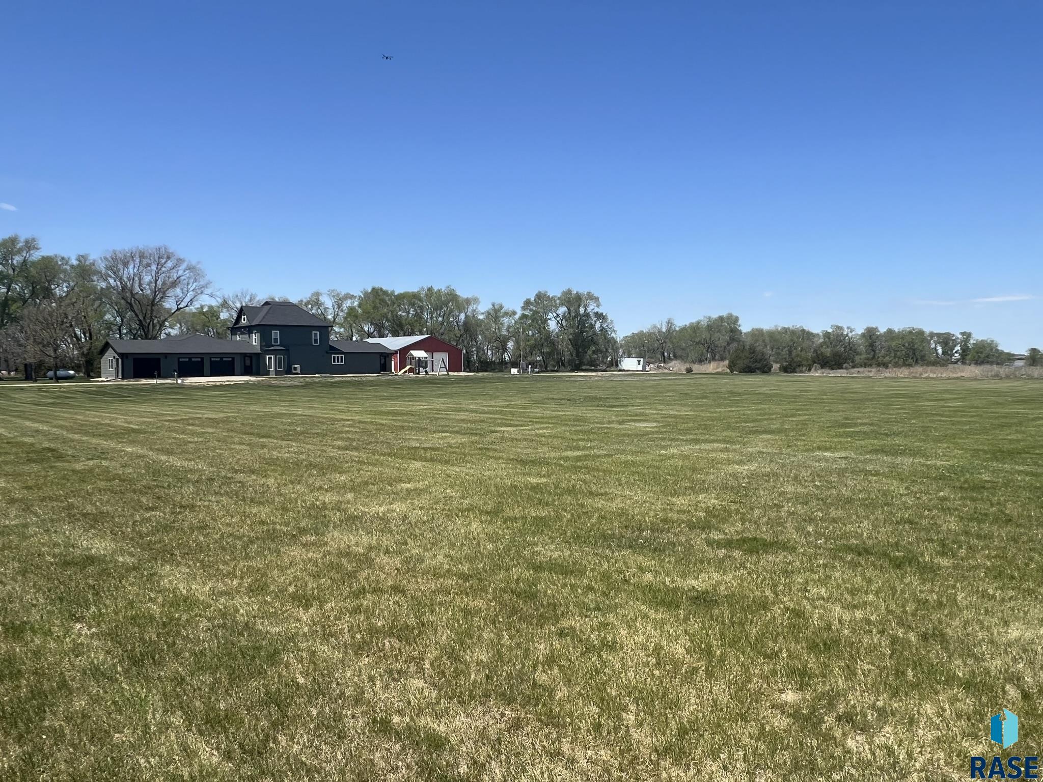 main property photo 77