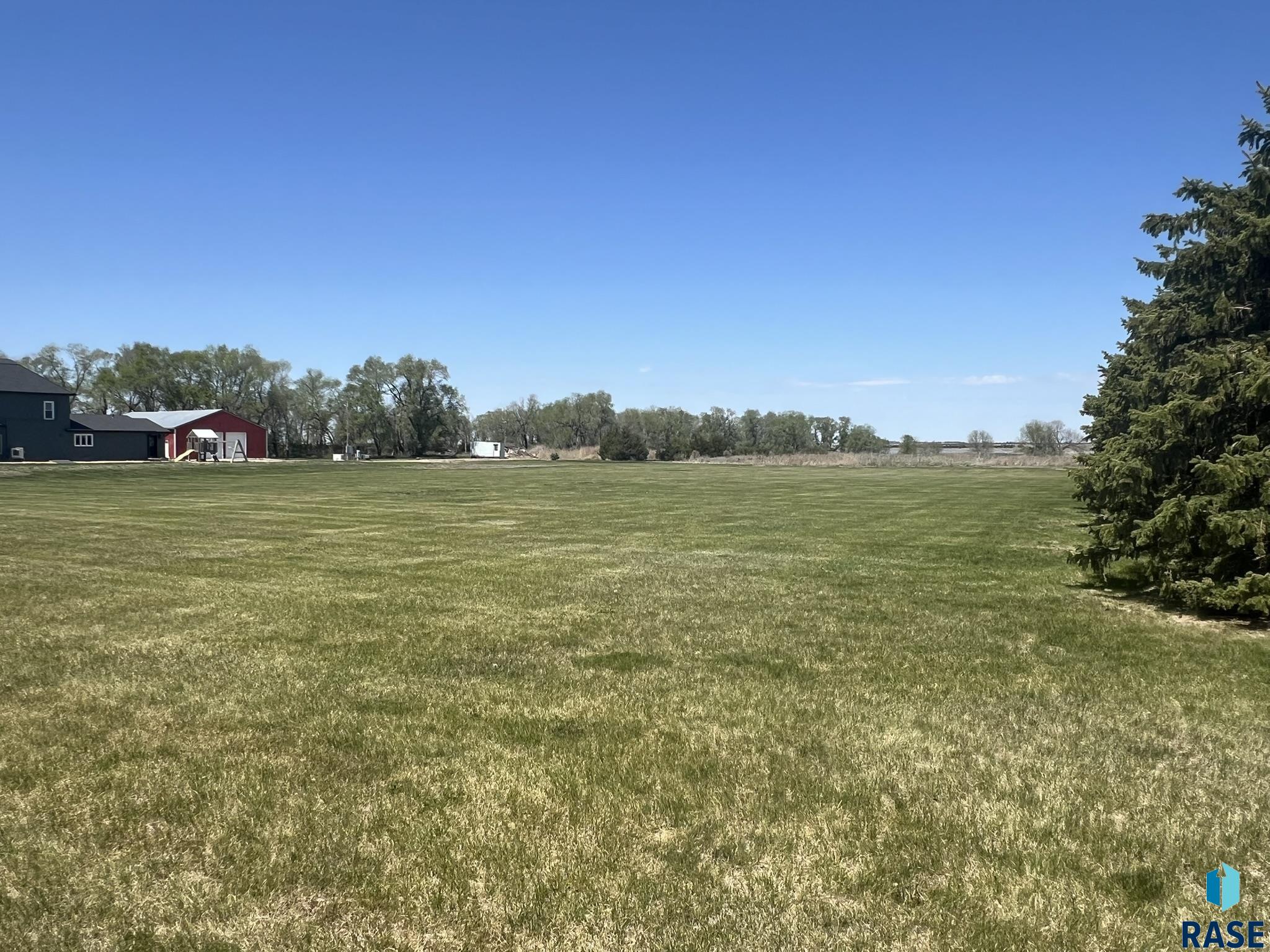 main property photo 78