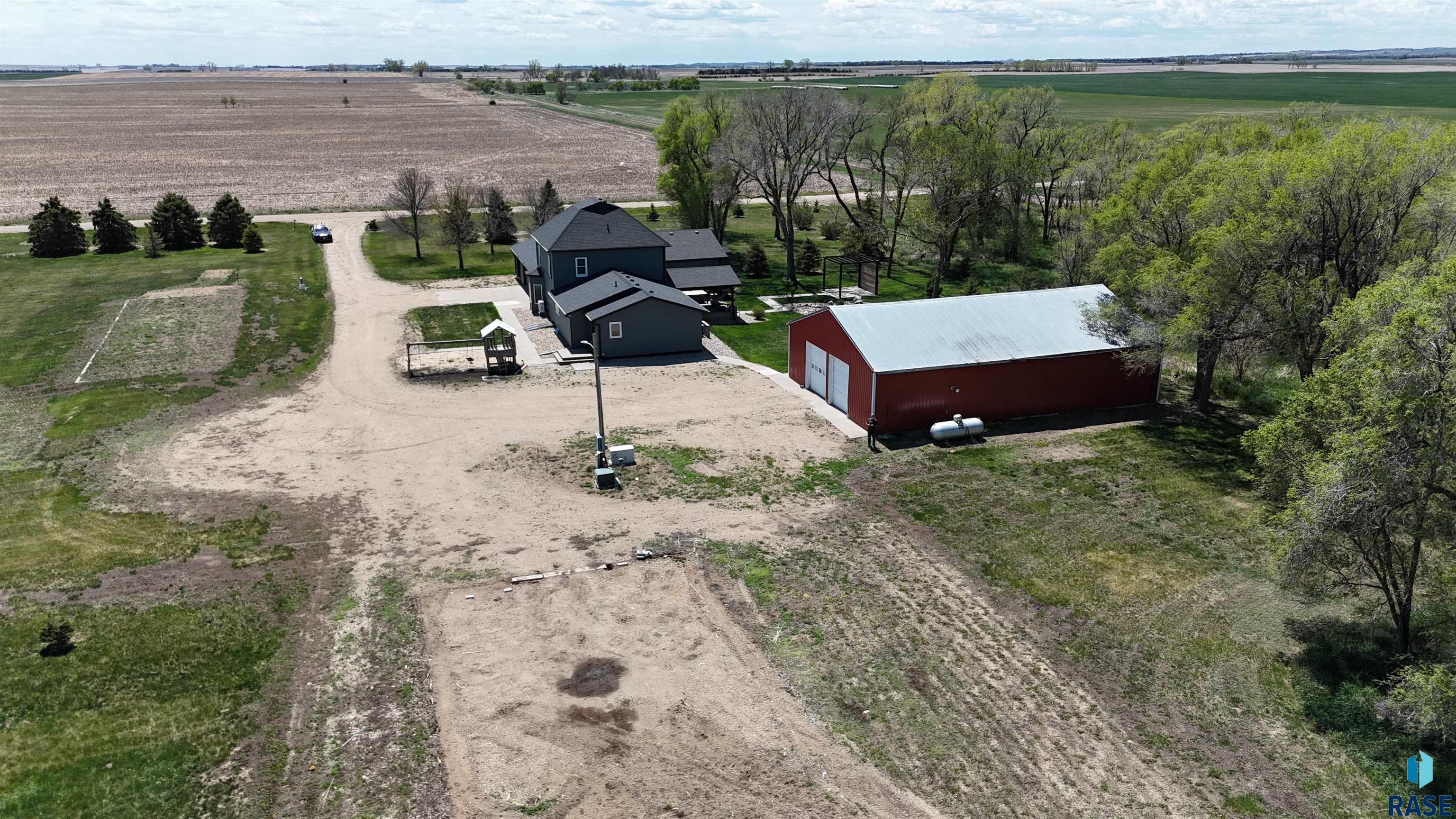 main property photo 8