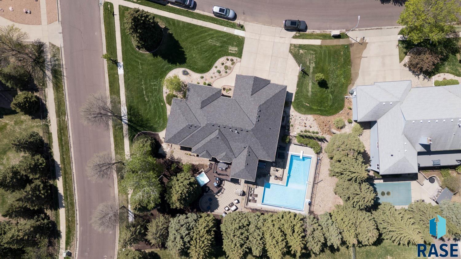 main property photo 59