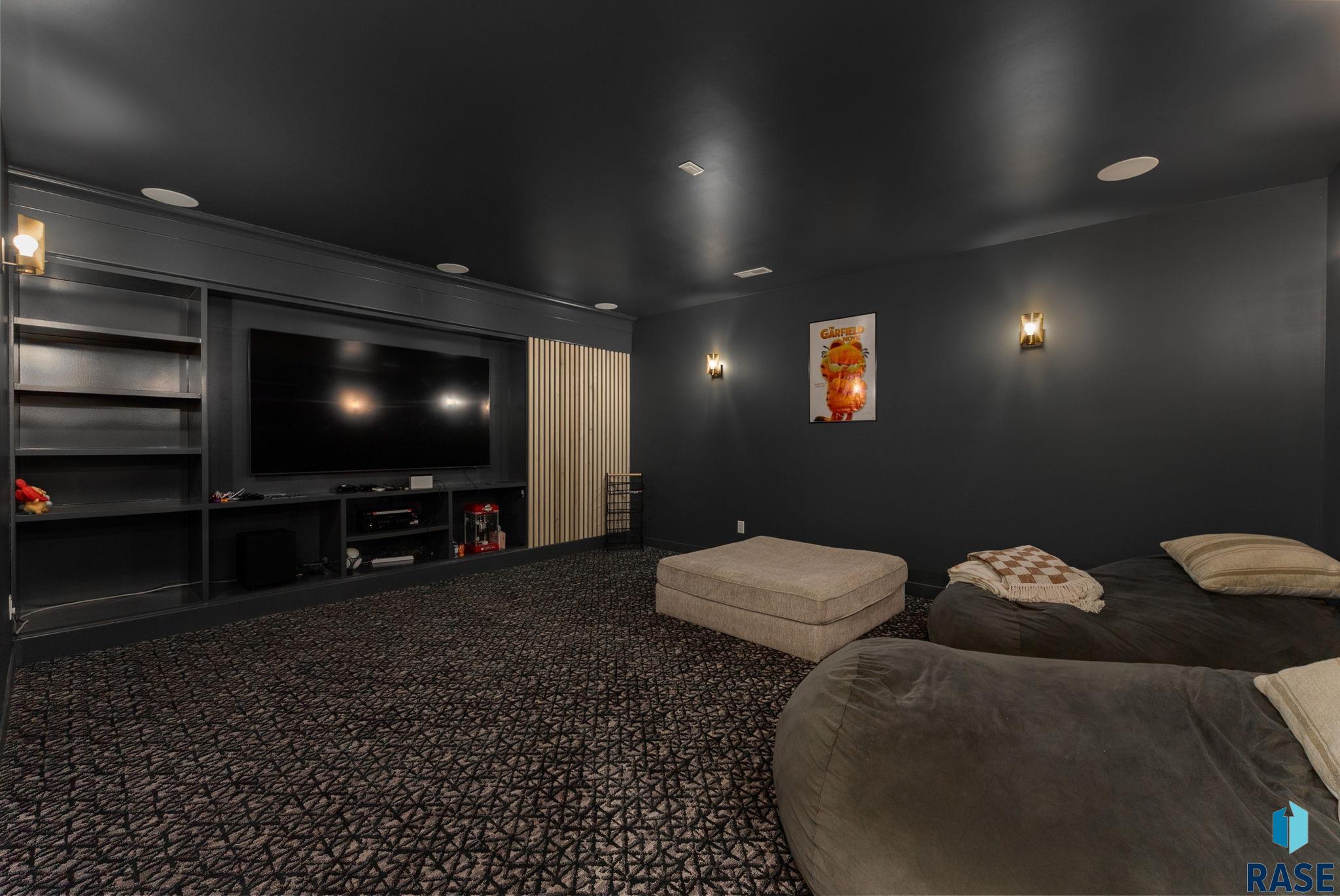 main property photo 79