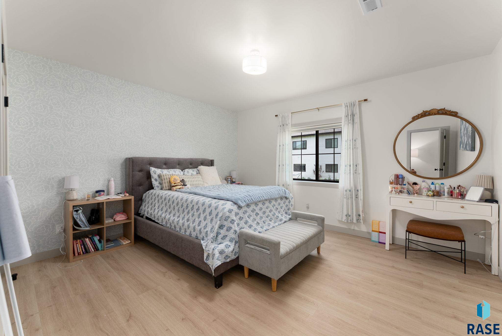 main property photo 80