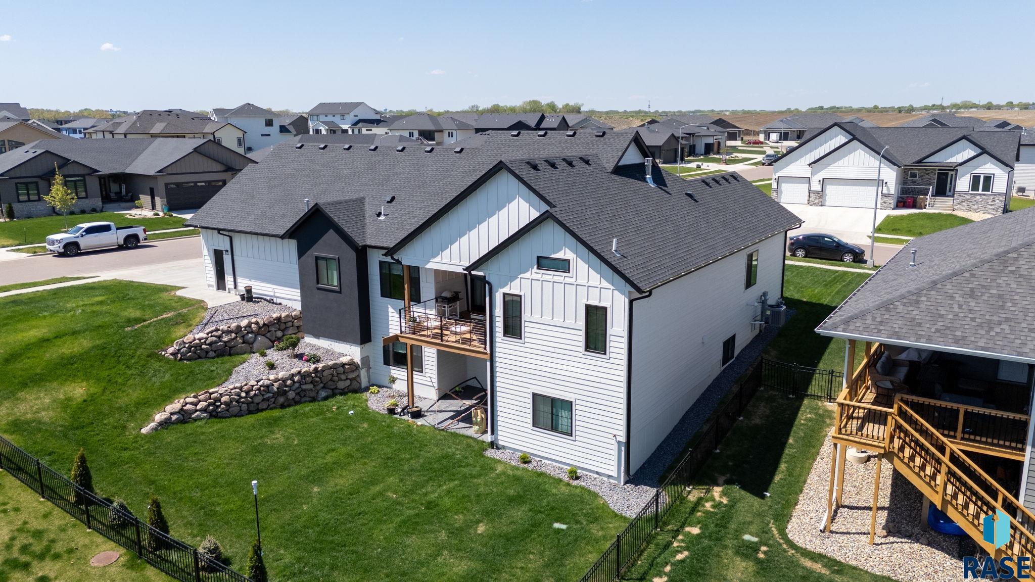 main property photo 89