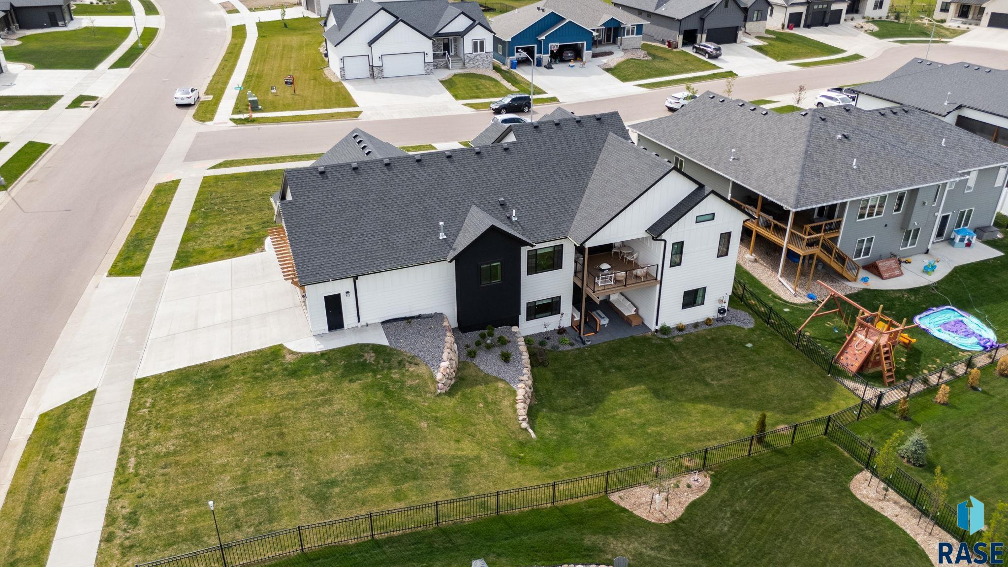 main property photo 92