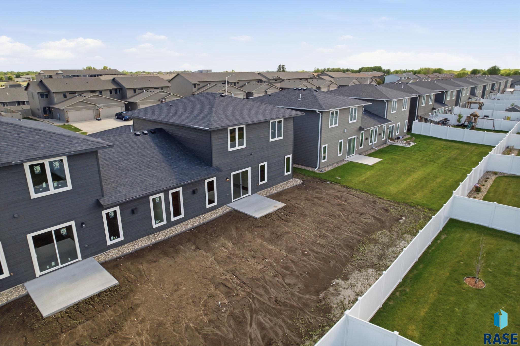 main property photo 80