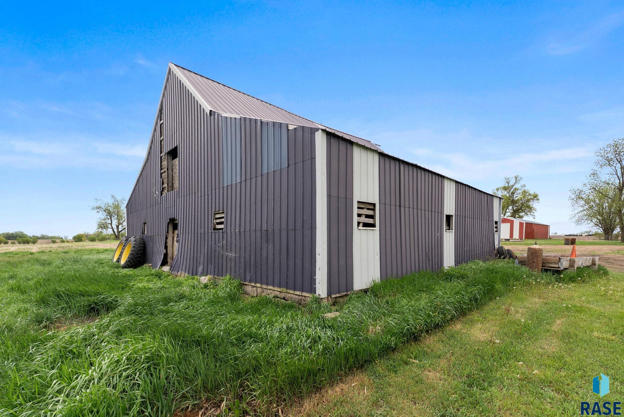 main property photo 14