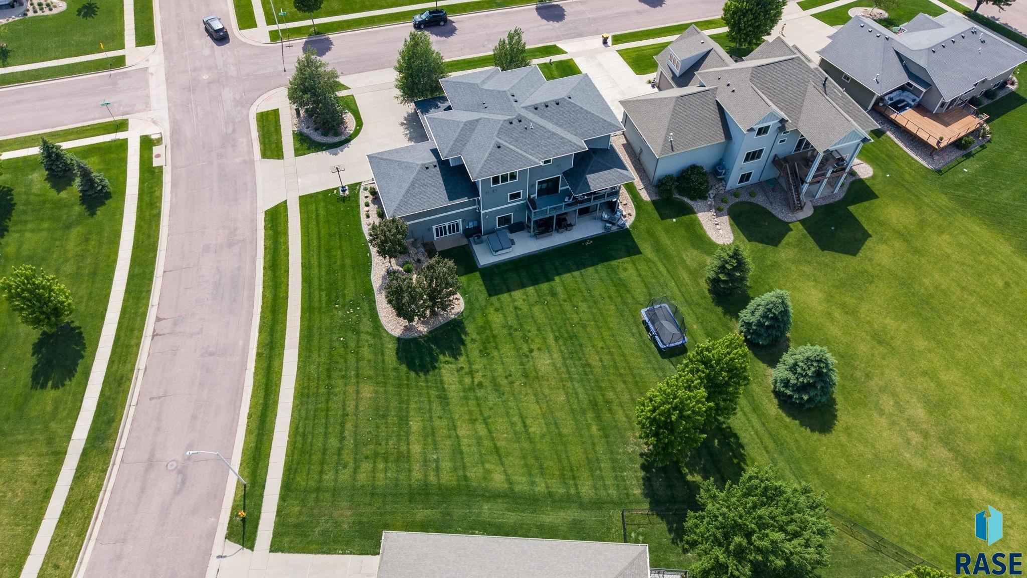 main property photo 90