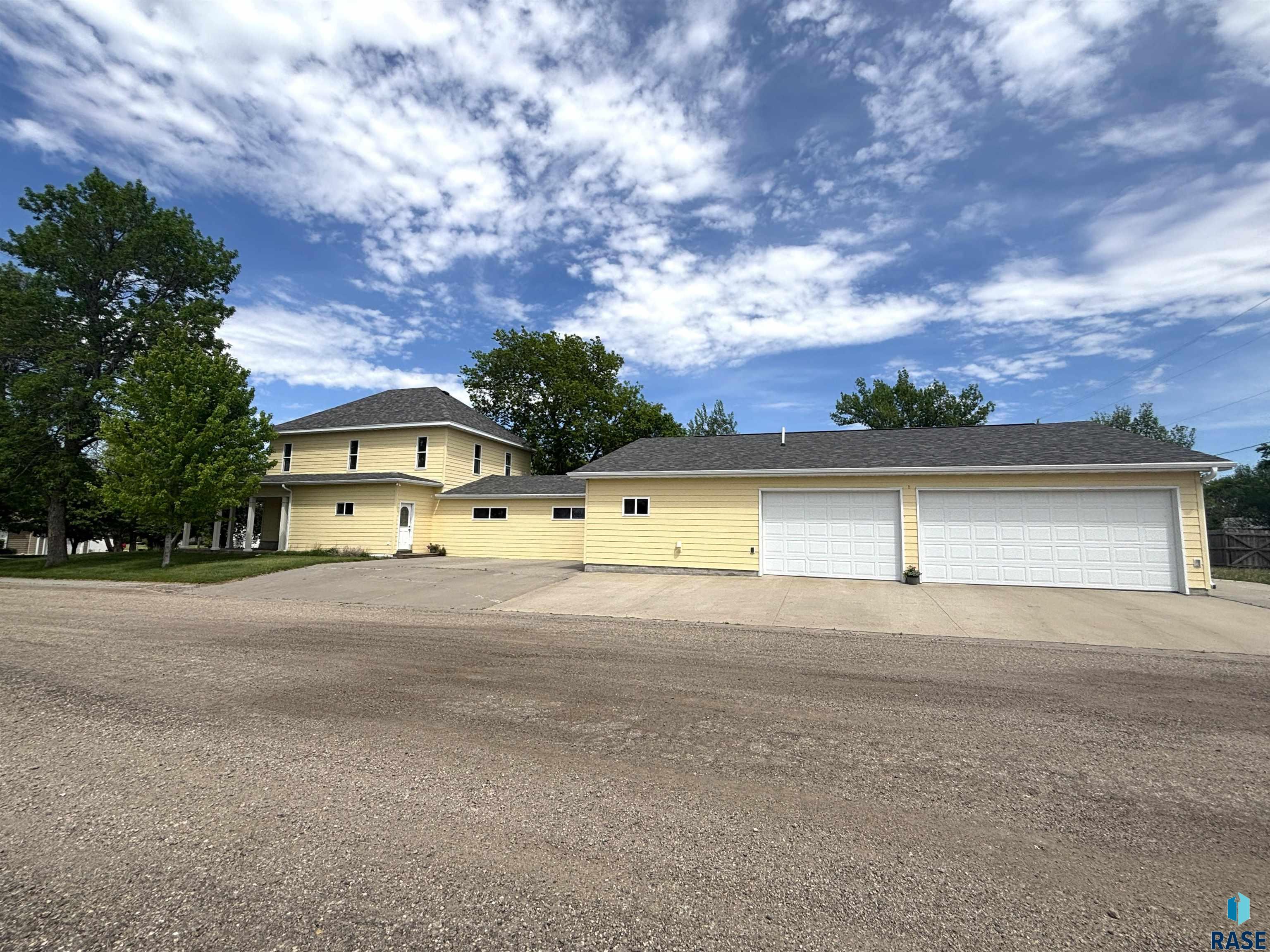 main property photo 57