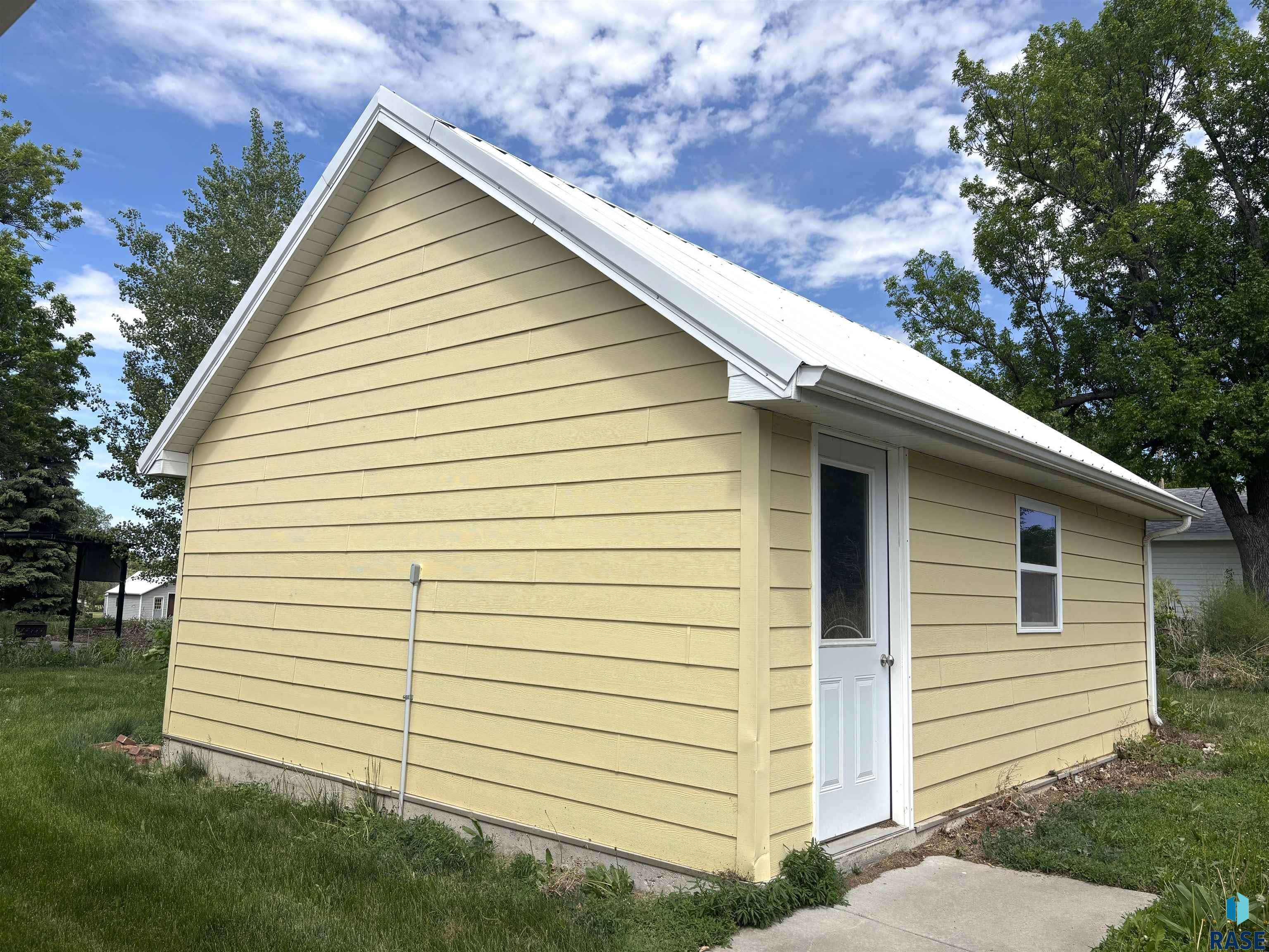 main property photo 66
