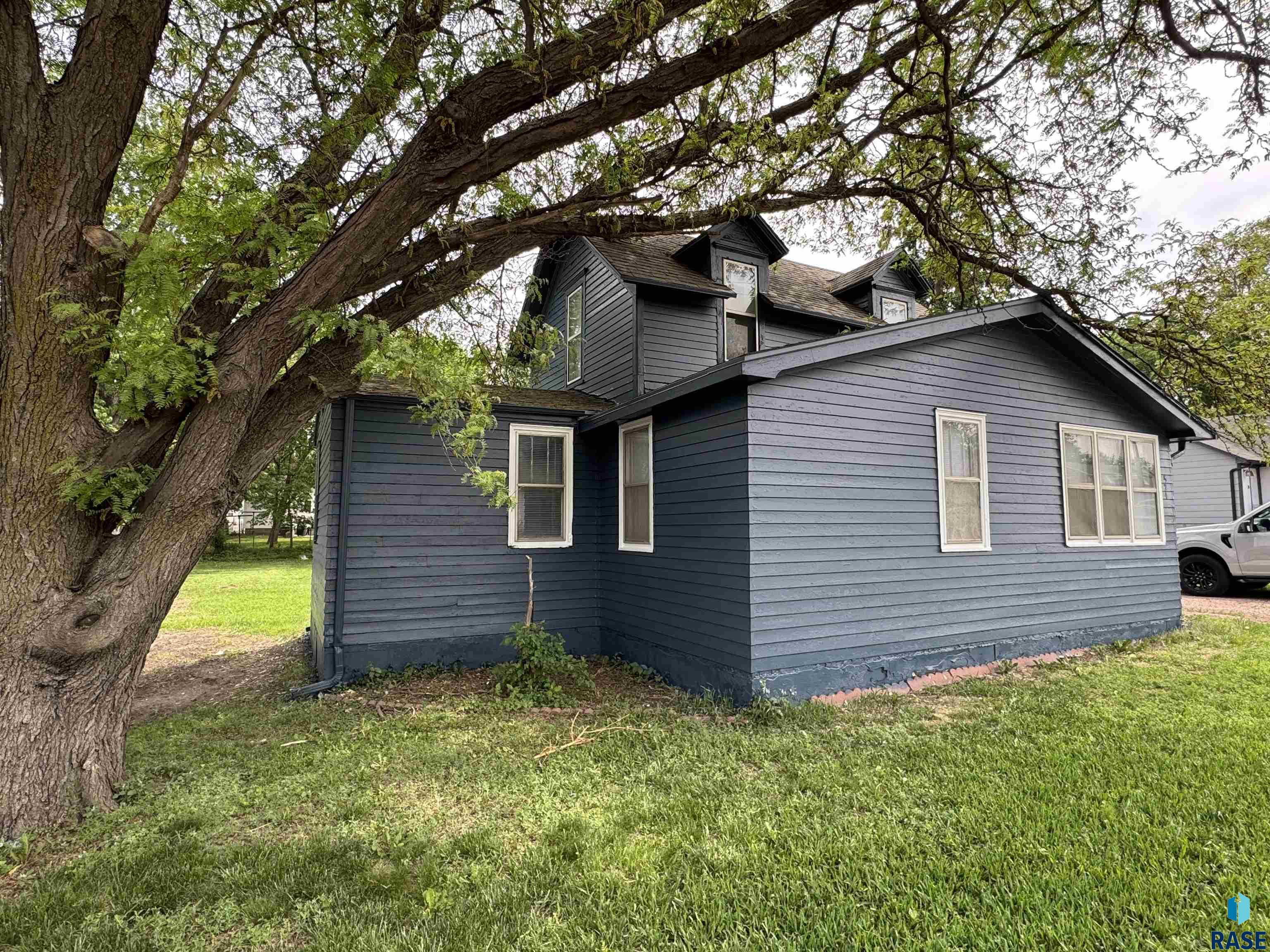main property photo 38