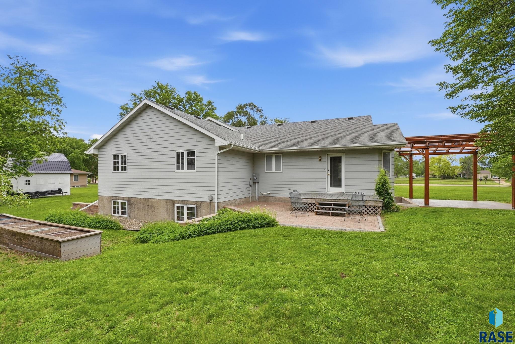 main property photo 44