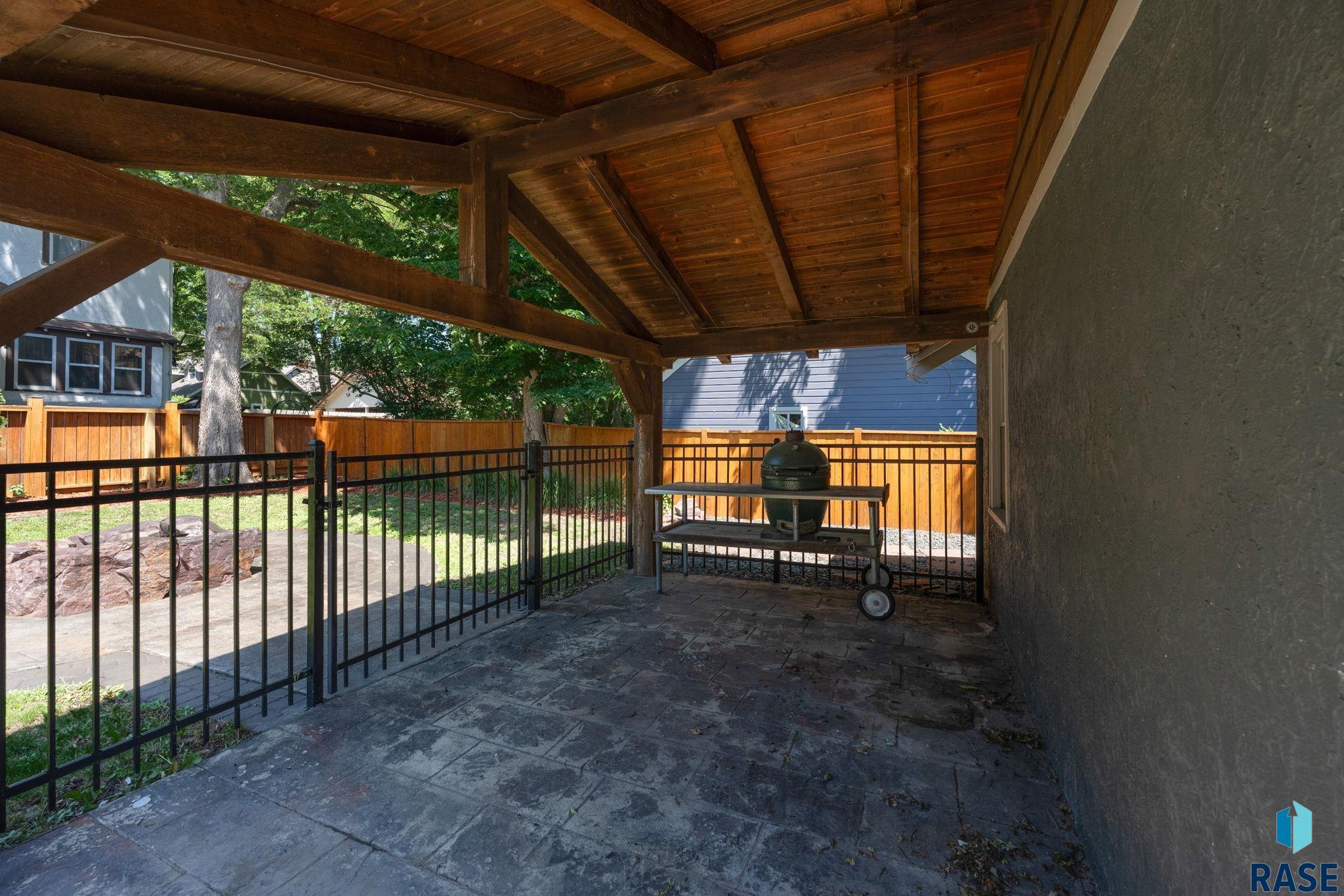 main property photo 33