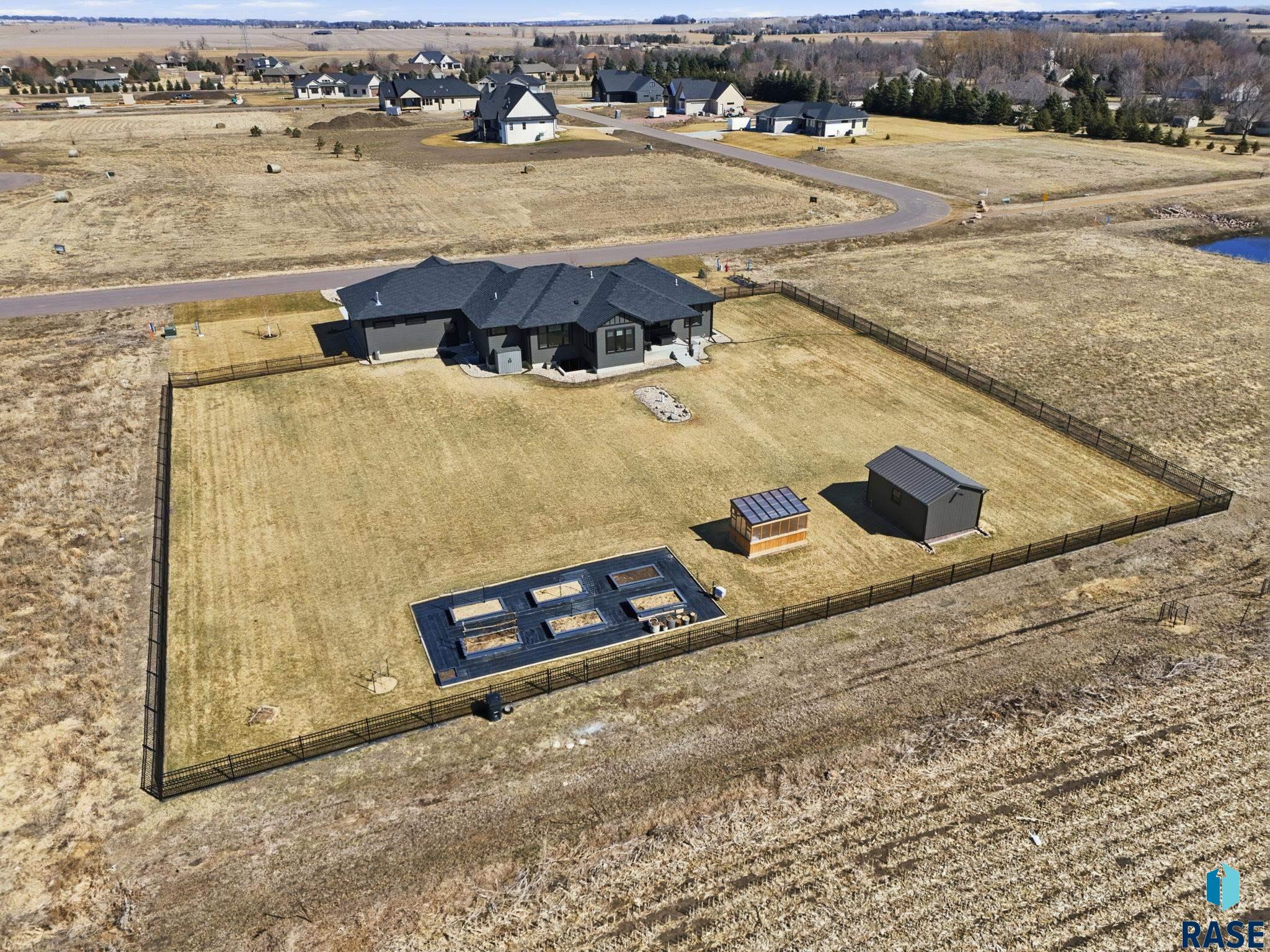 main property photo 51