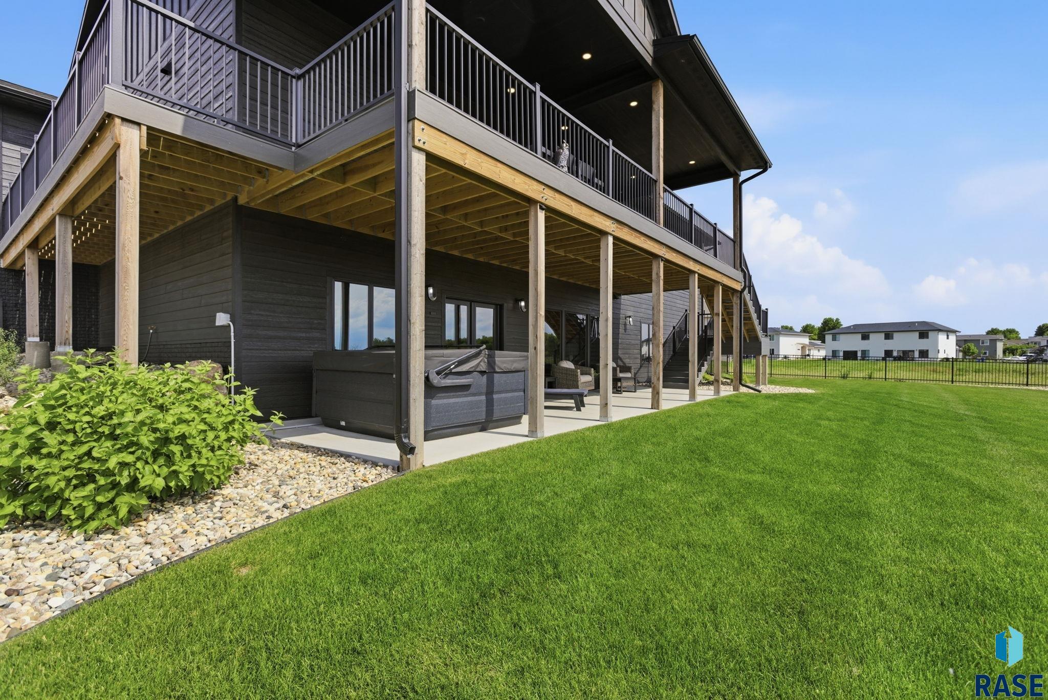 main property photo 74