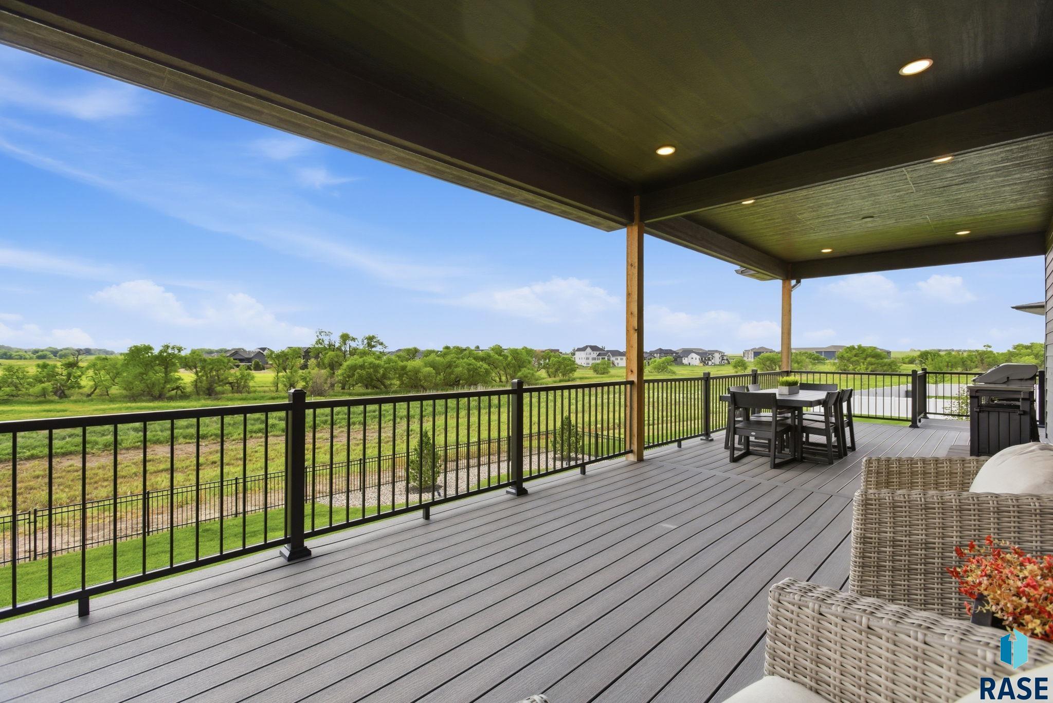 main property photo 78