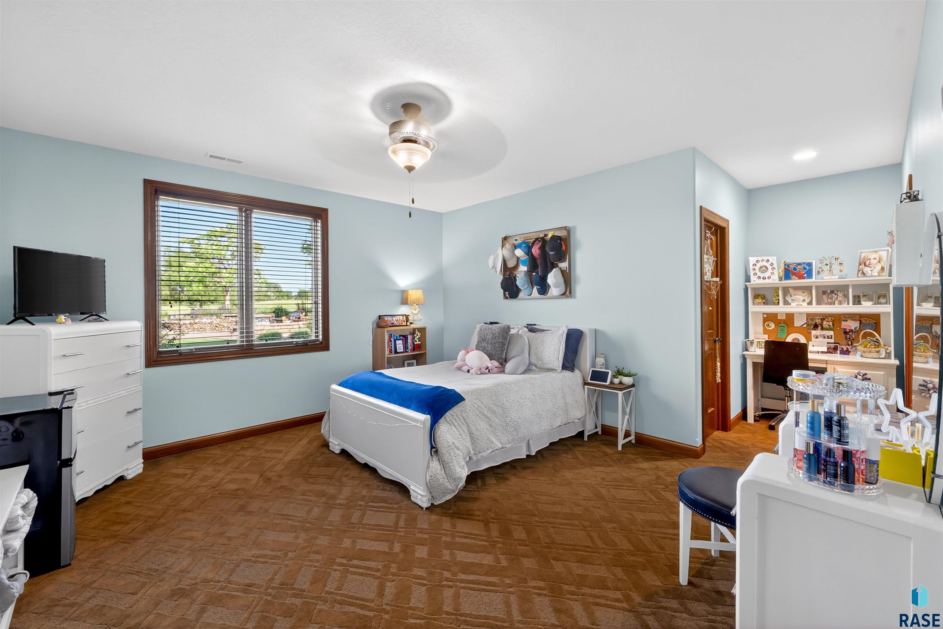 main property photo 59