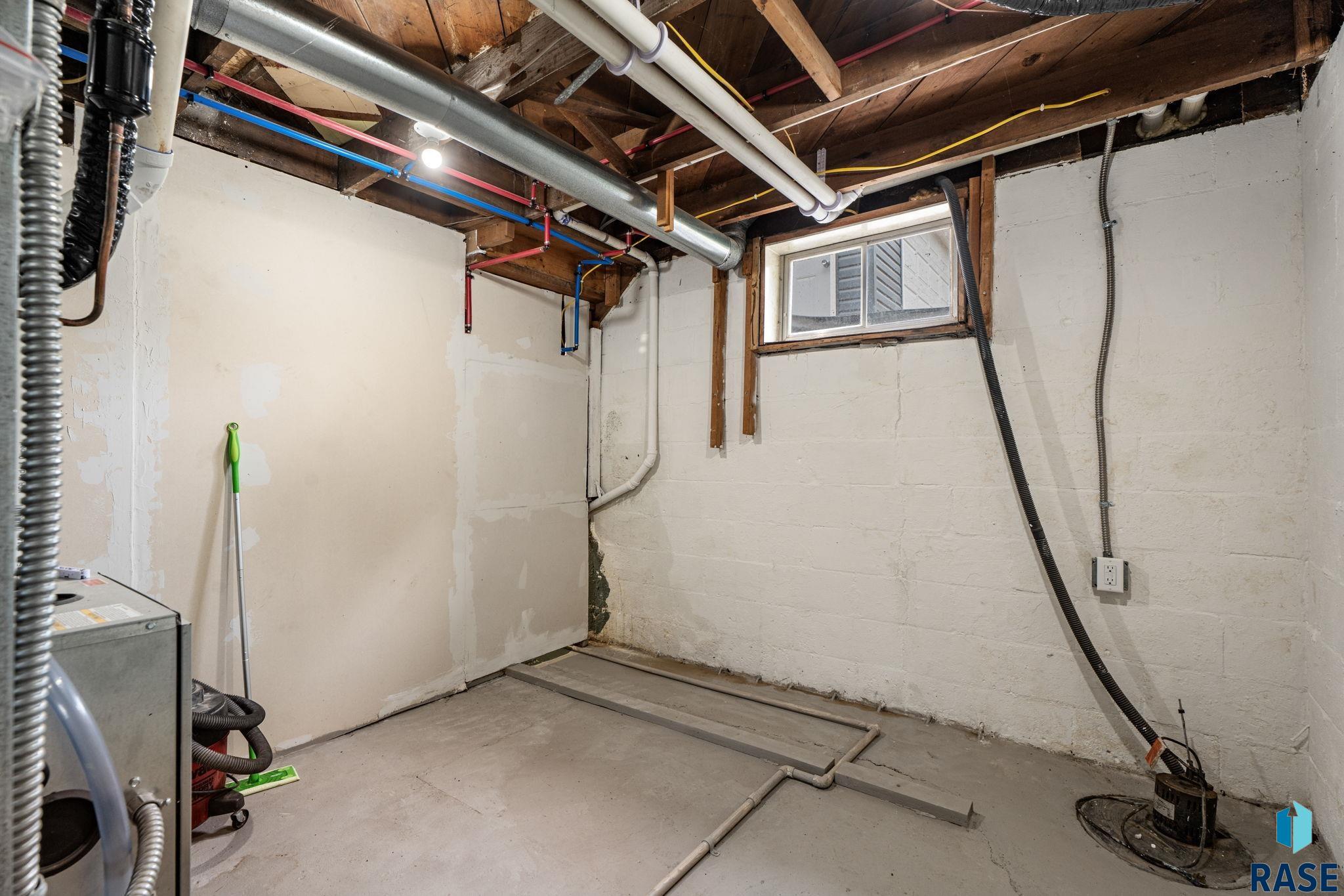 main property photo 28