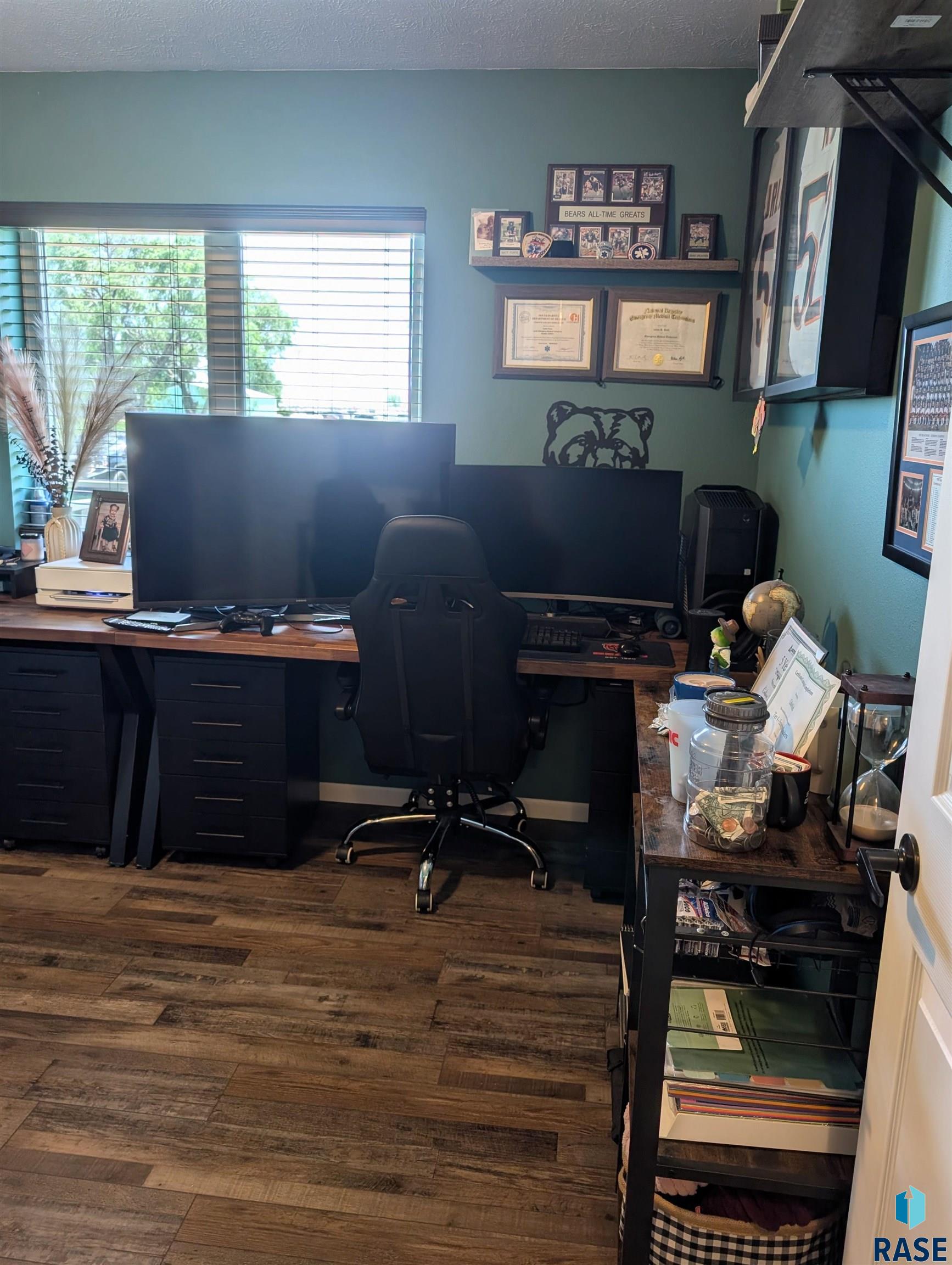 main property photo 23