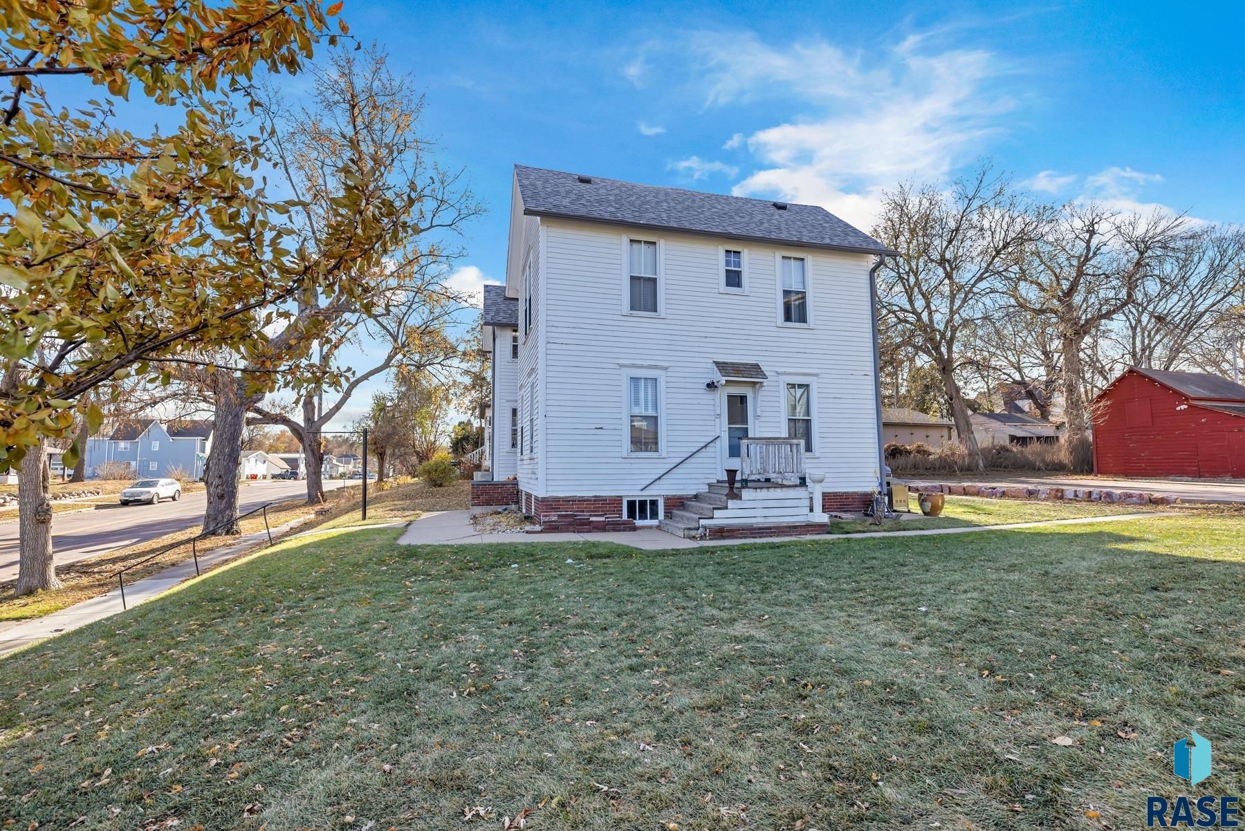 main property photo 13