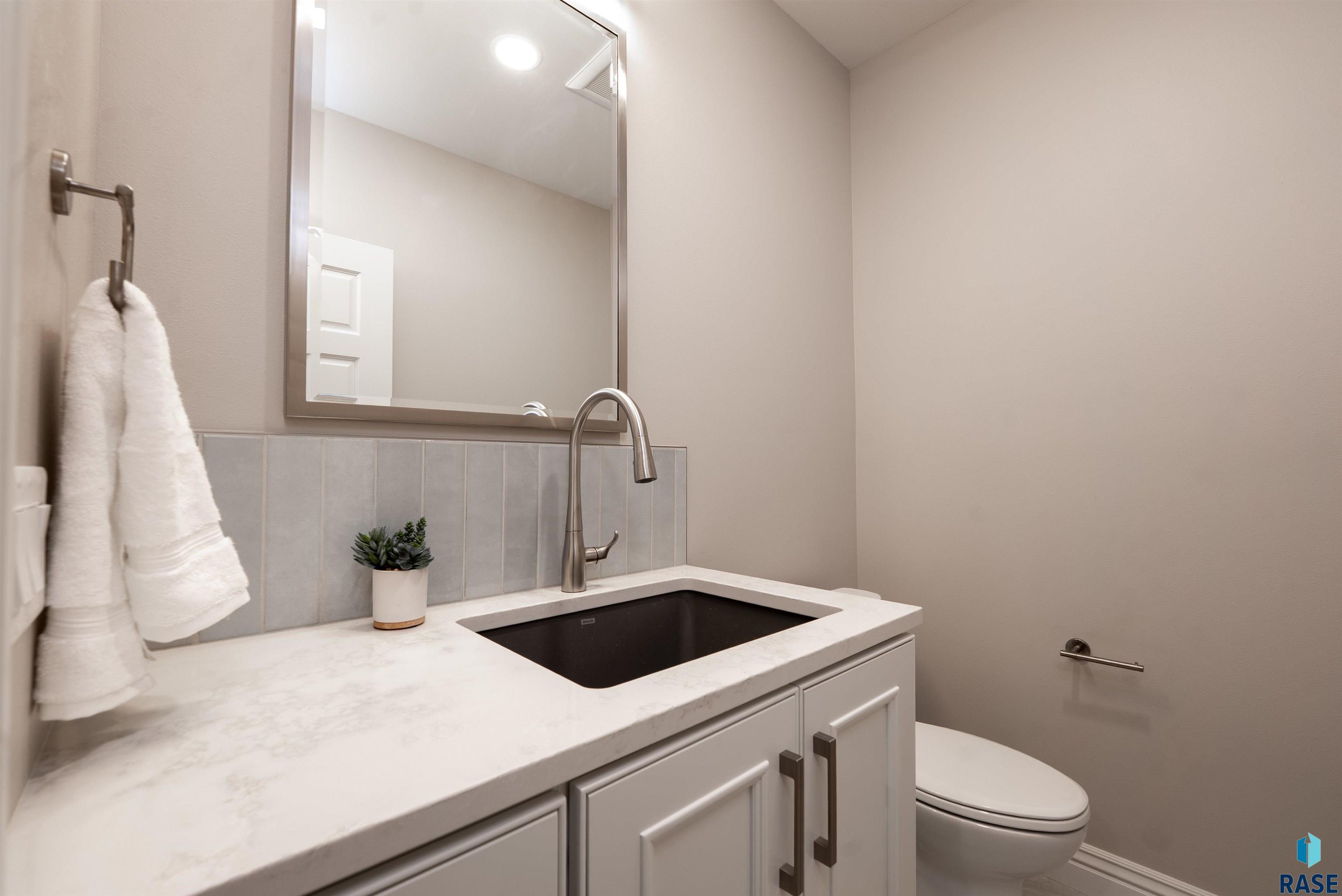 main property photo 59