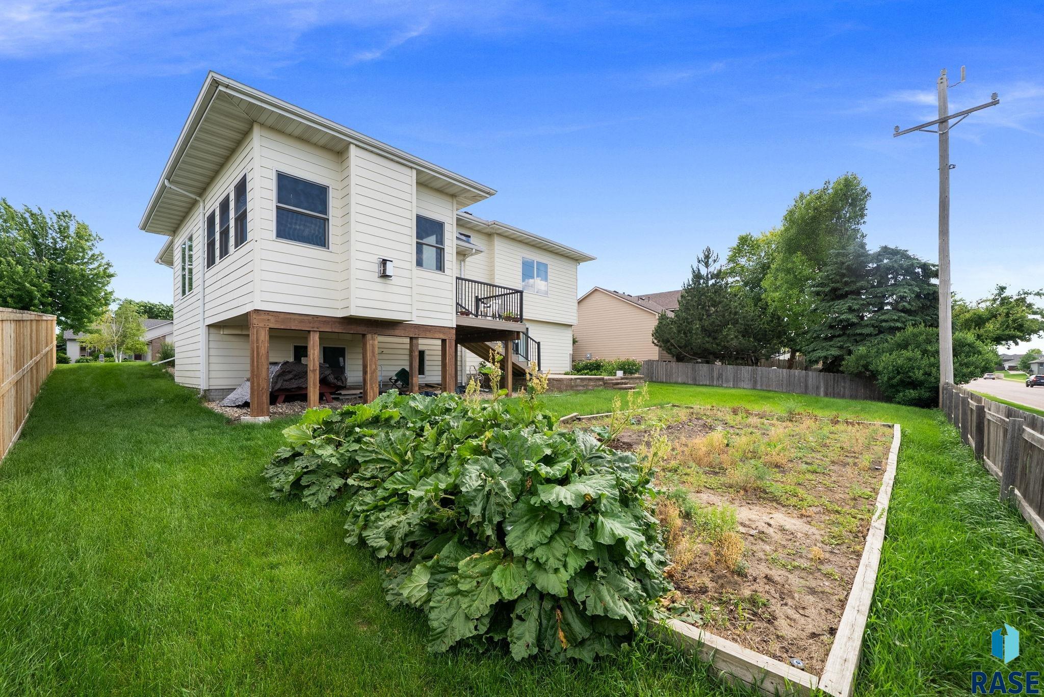 main property photo 59