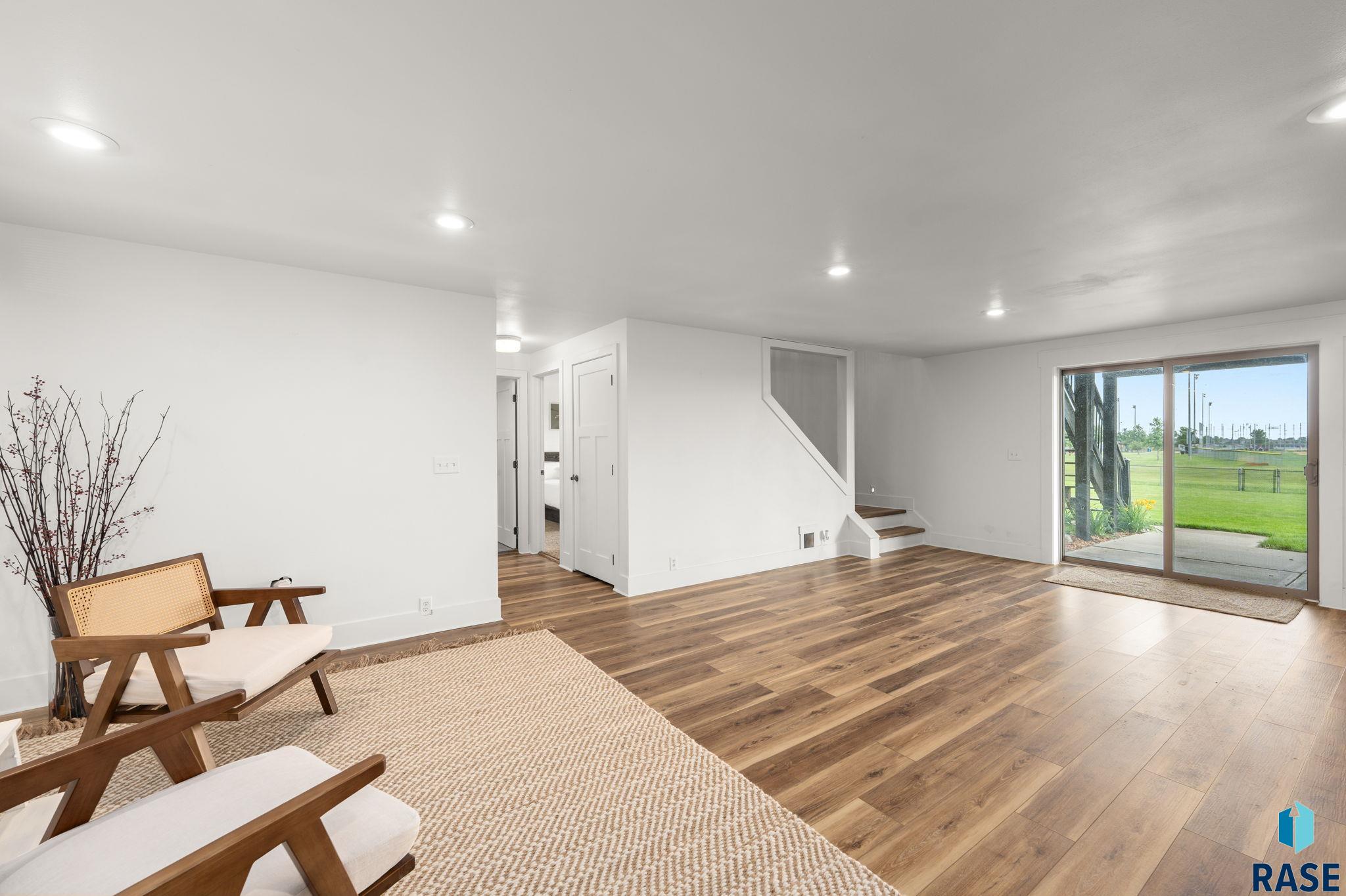 main property photo 78