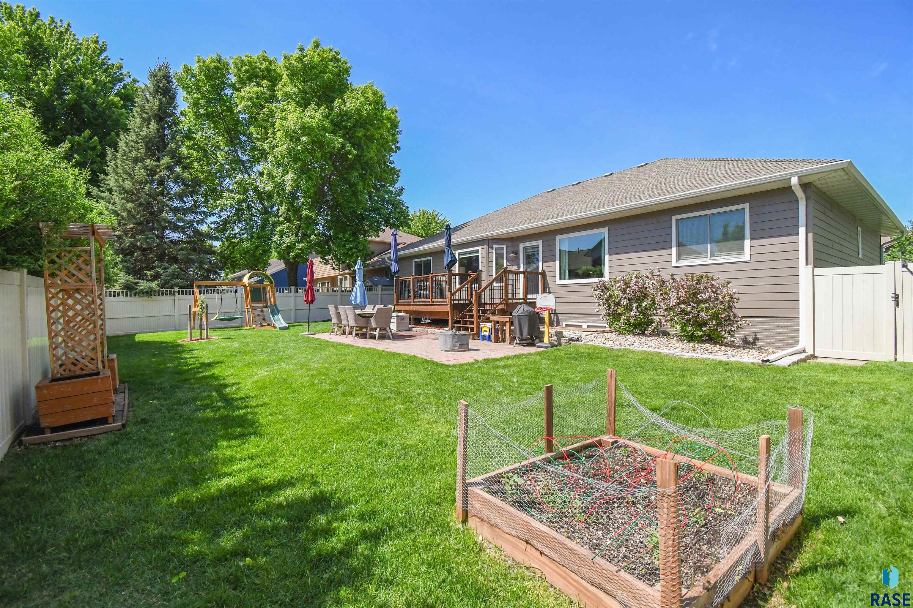 main property photo 67