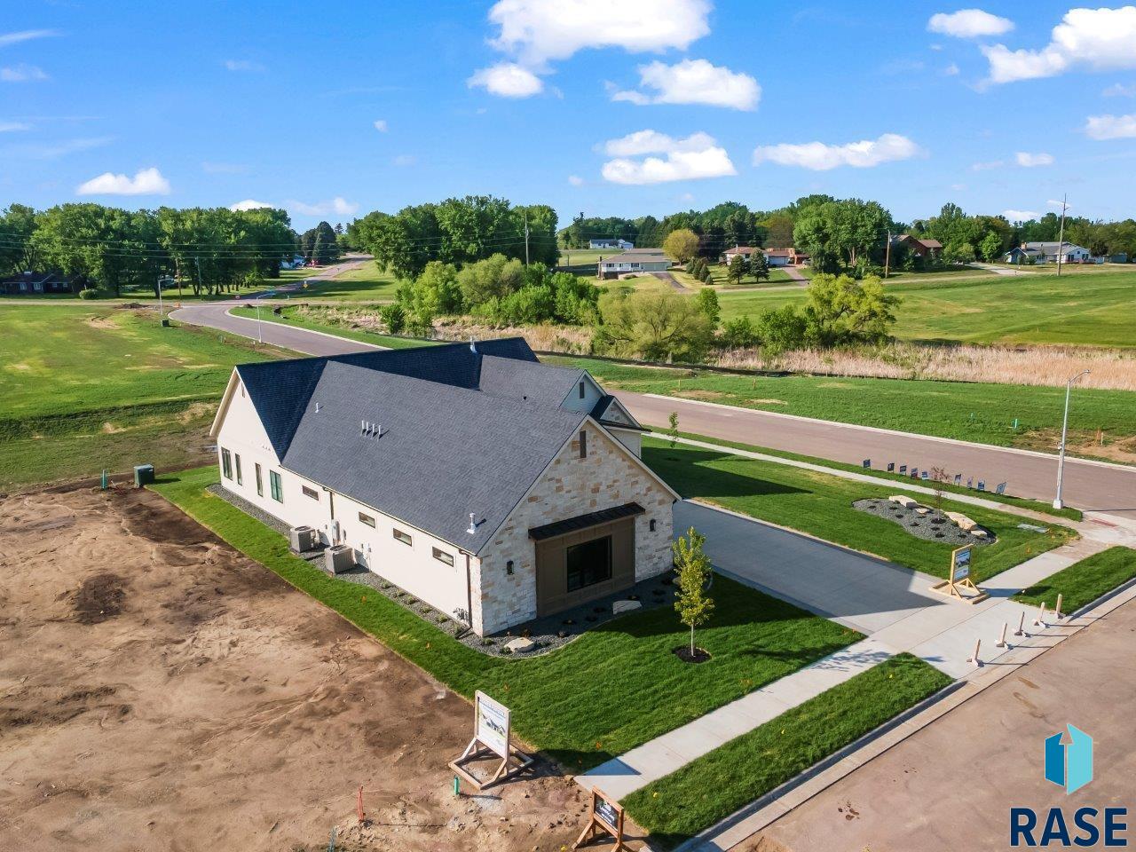 main property photo 77