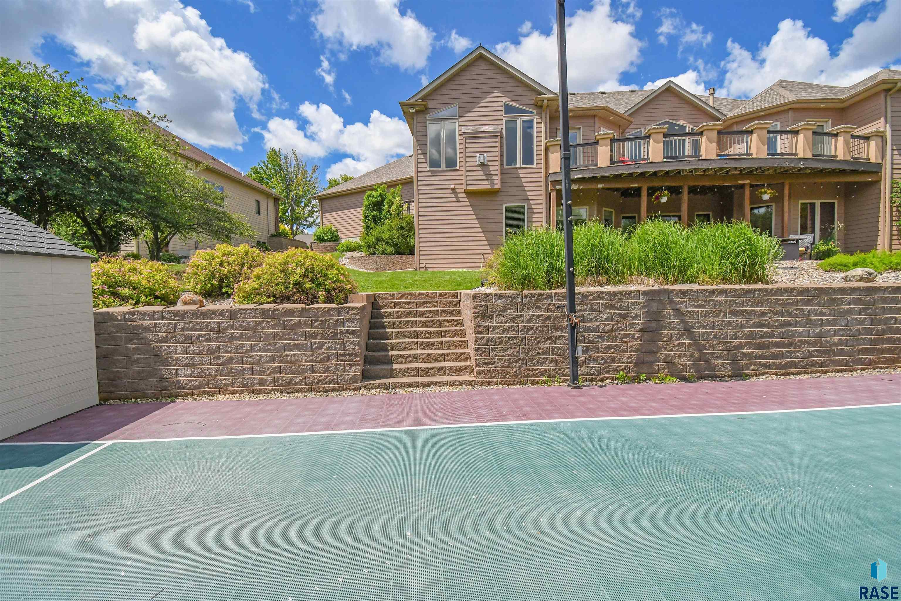 main property photo 78