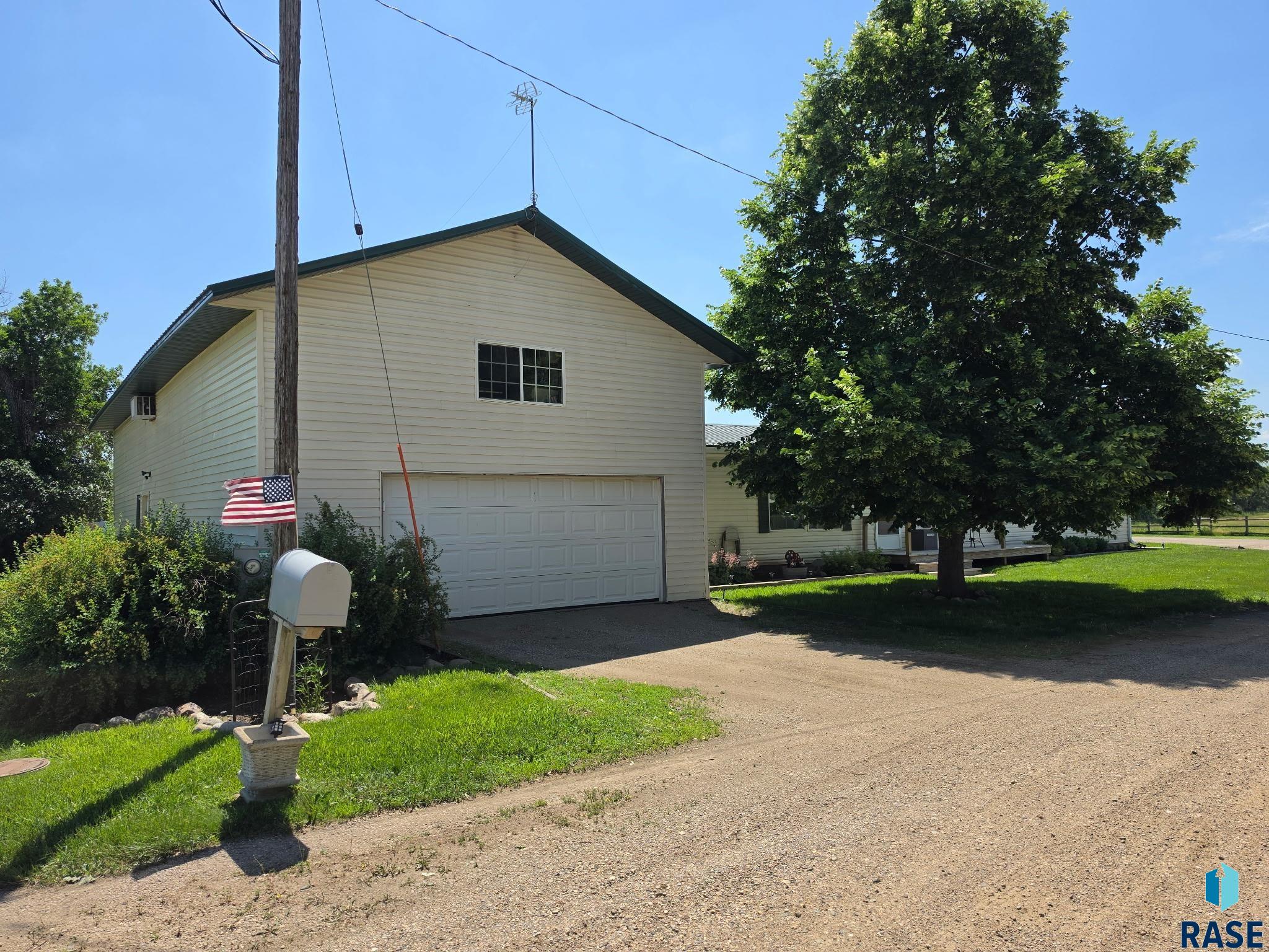 main property photo 54
