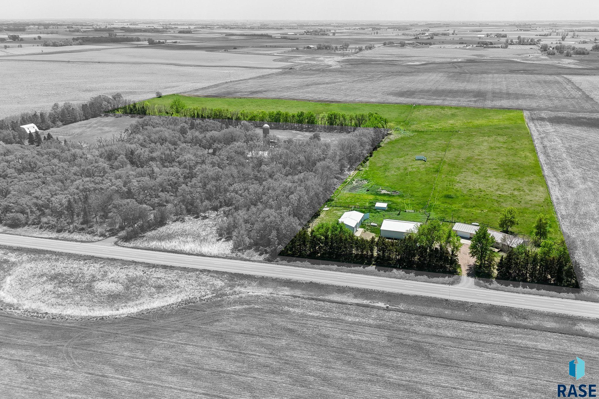 main property photo 40