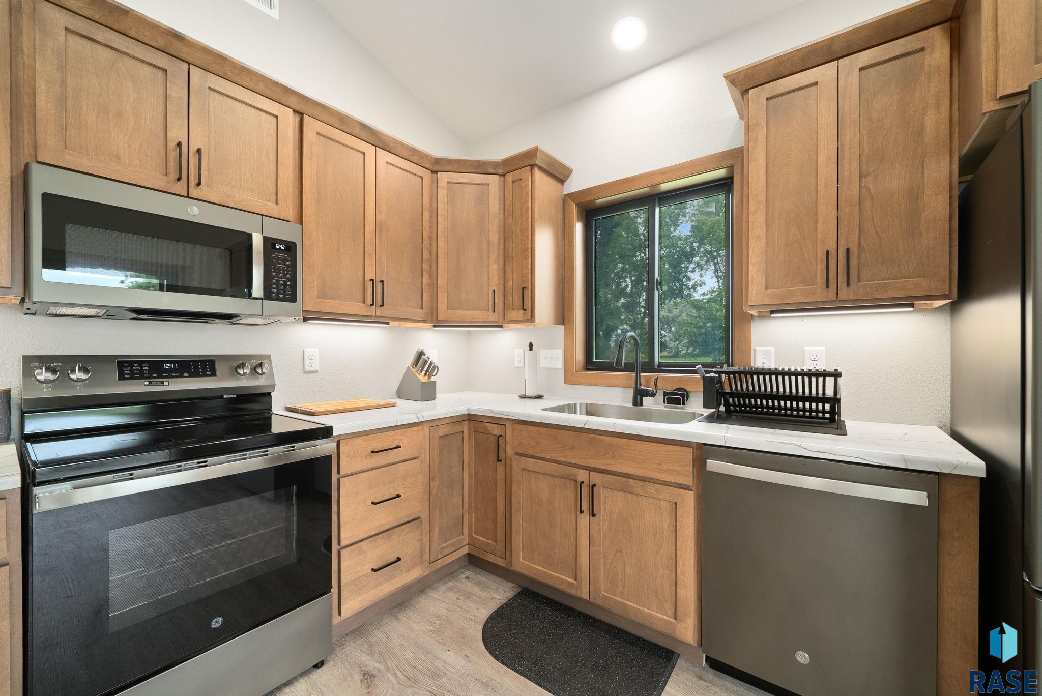 main property photo 78