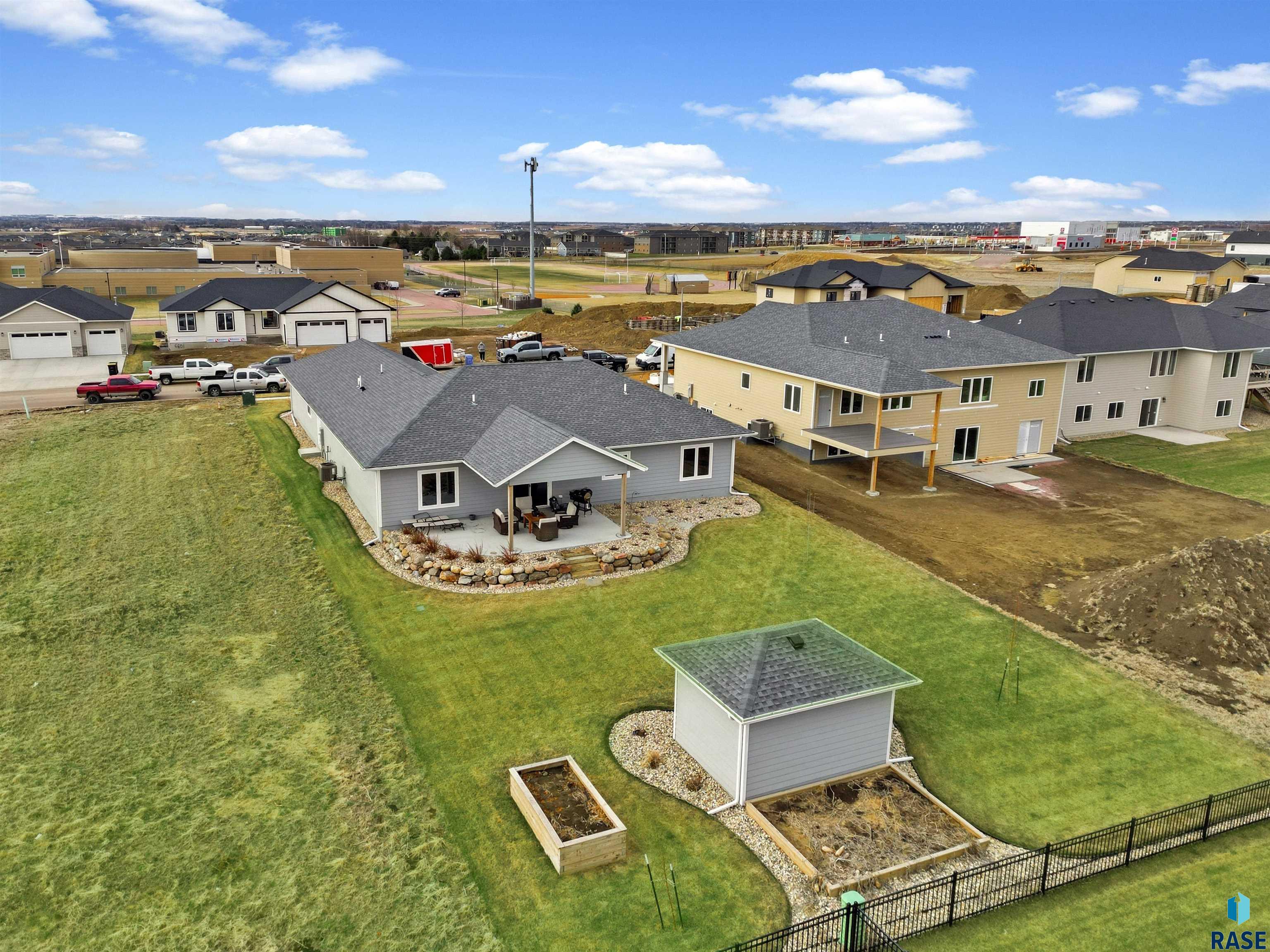 main property photo 45