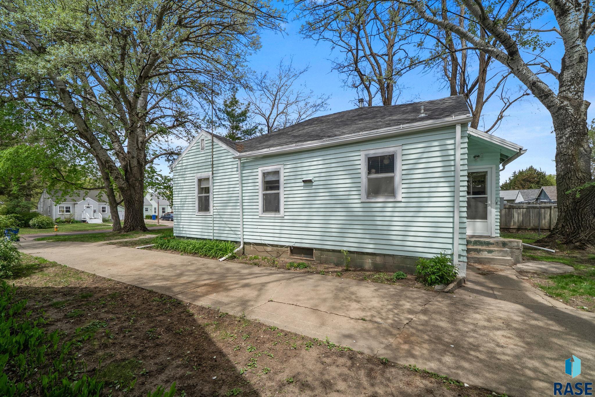 main property photo 12