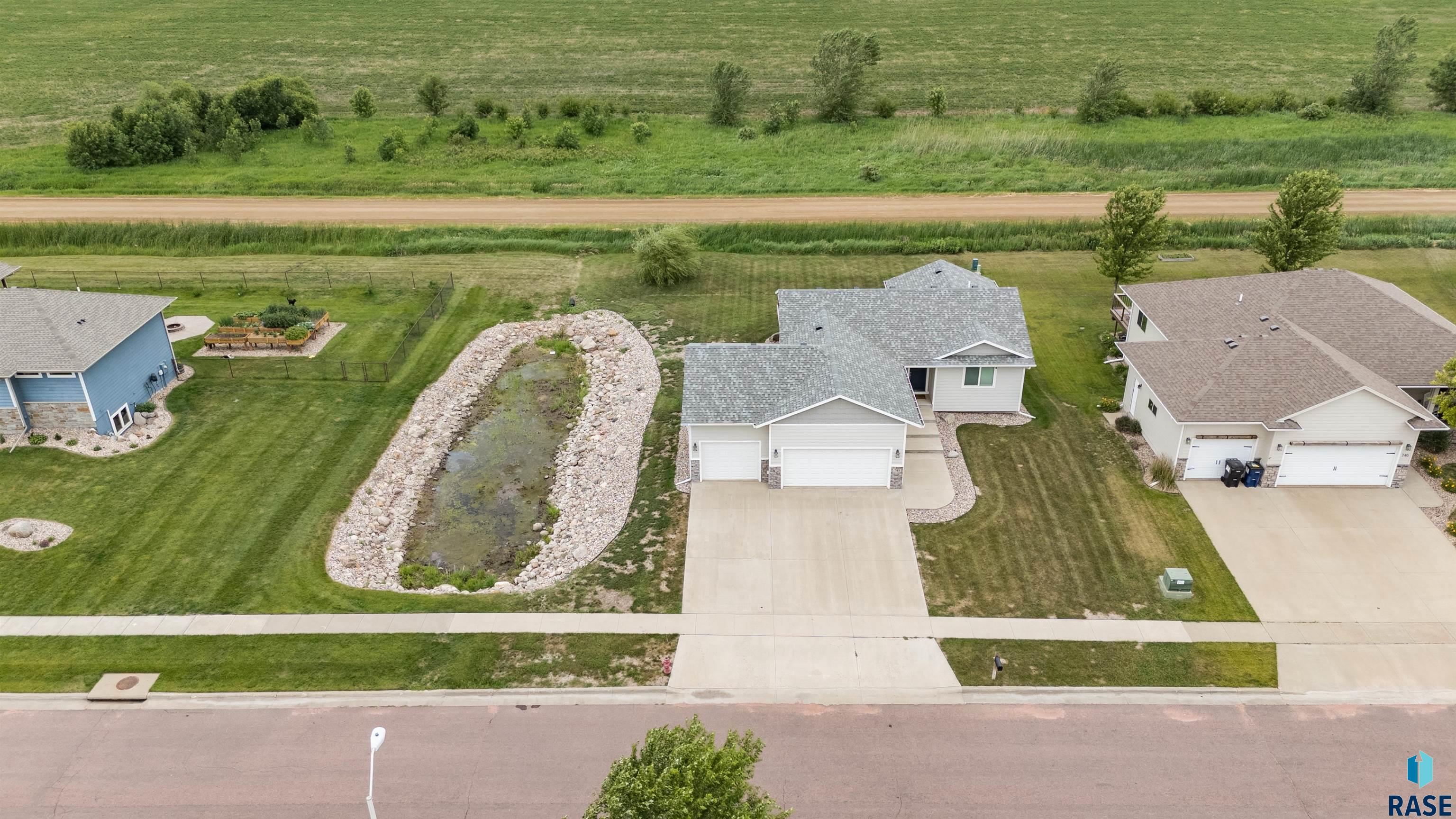 main property photo 75