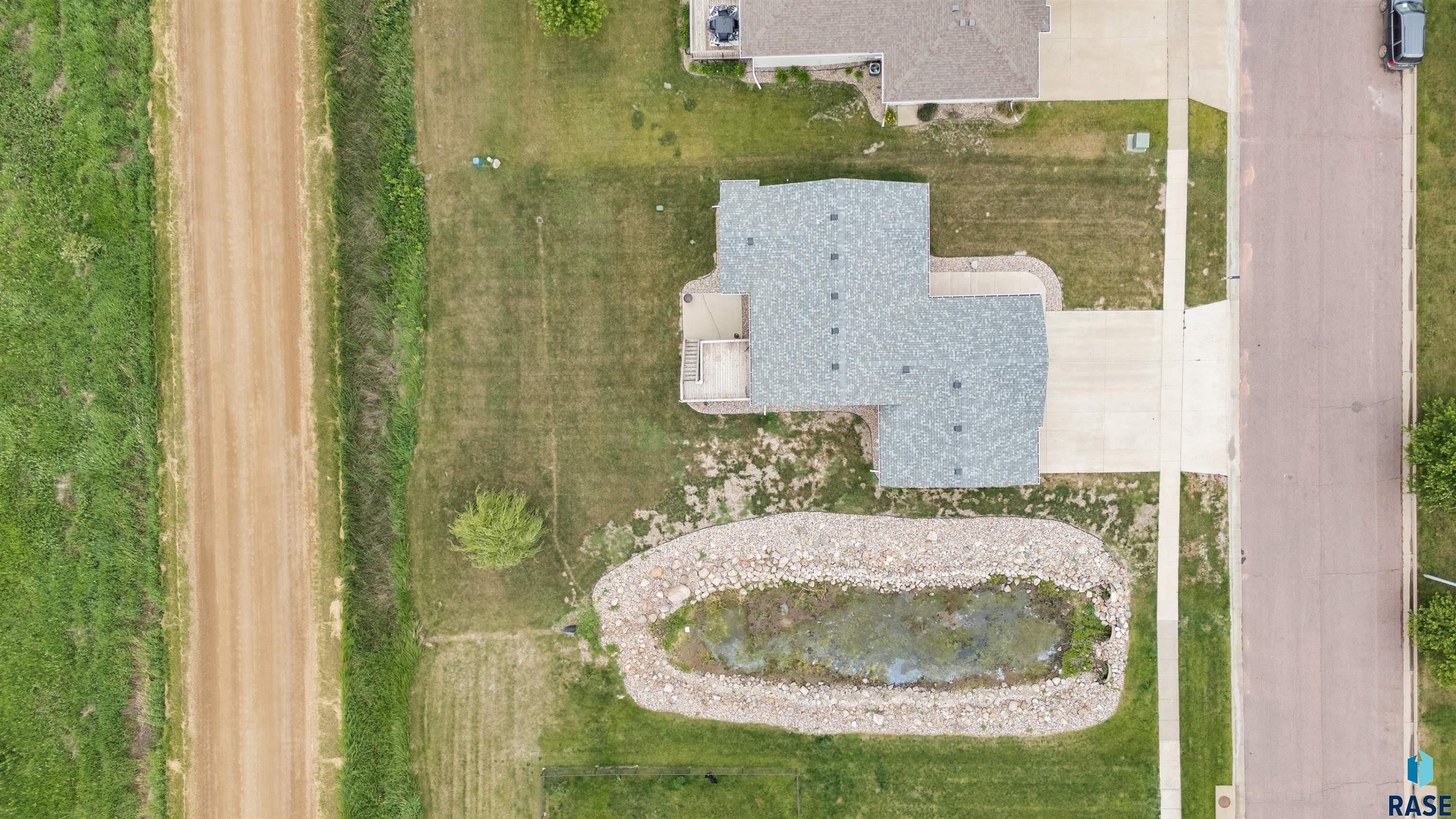 main property photo 78