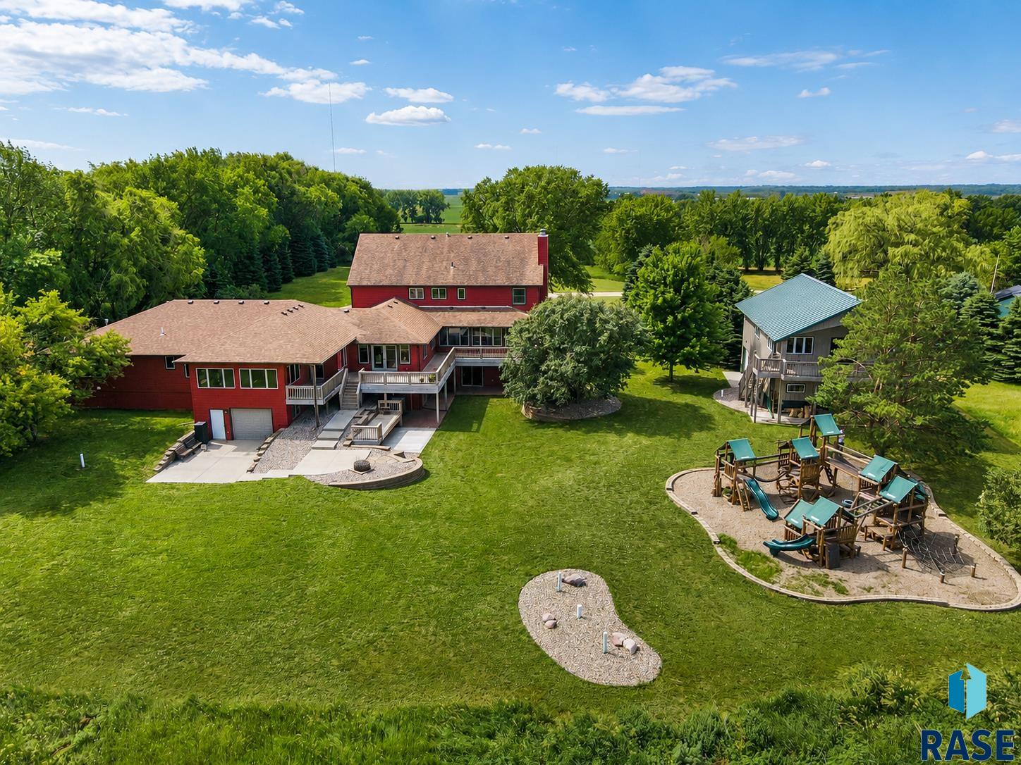 main property photo 6