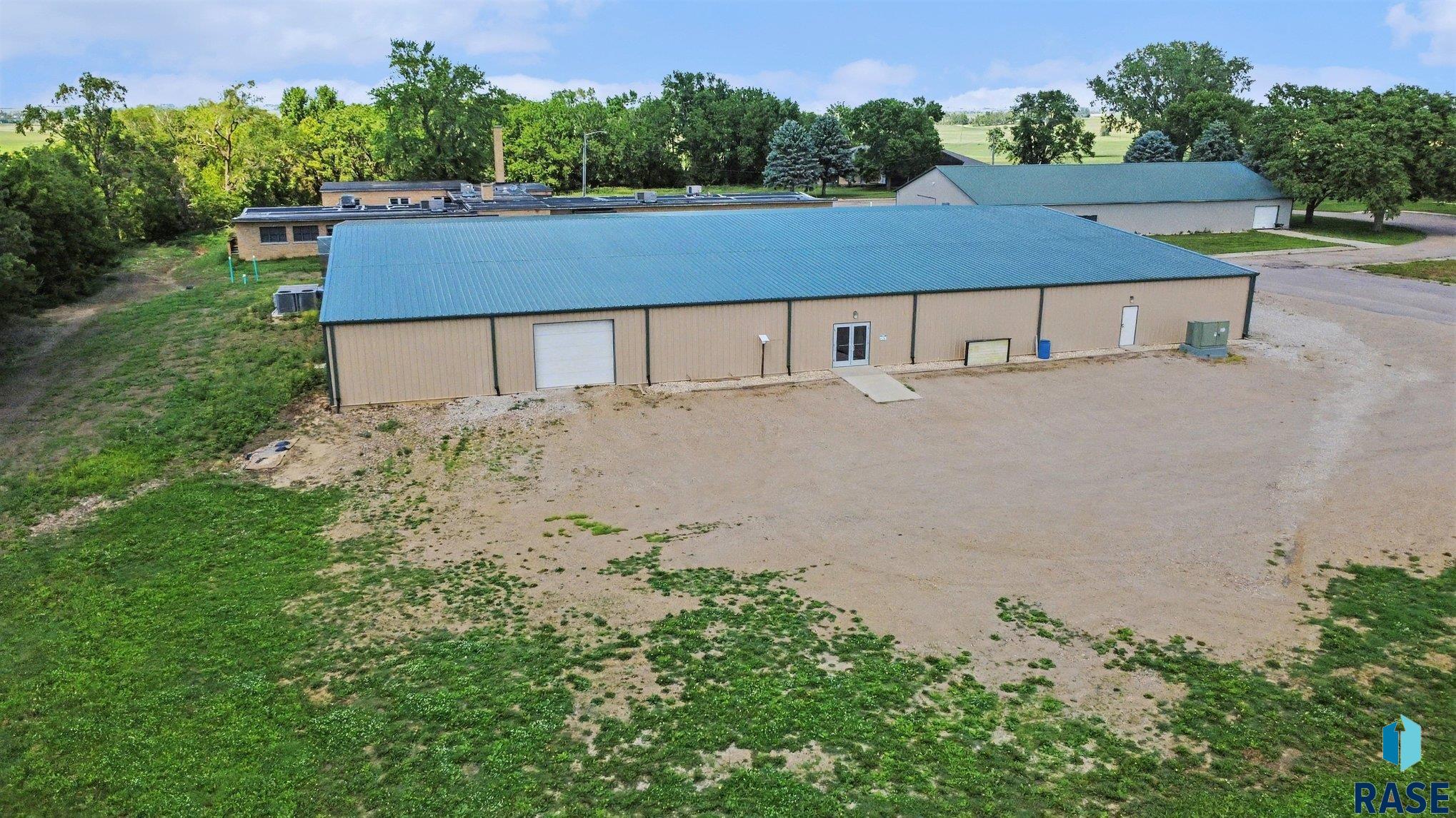 main property photo 13