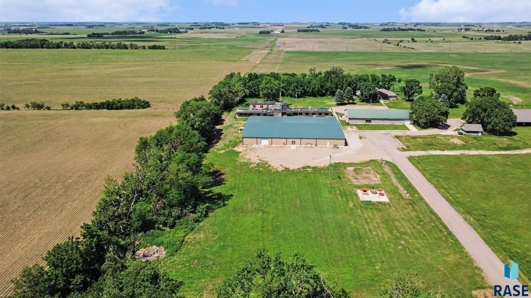 main property photo 17