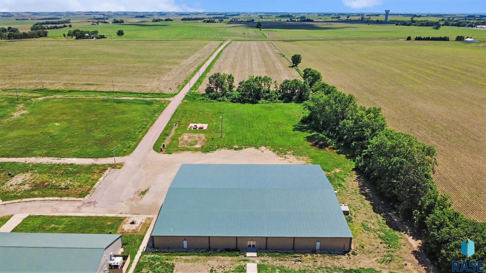 main property photo 19