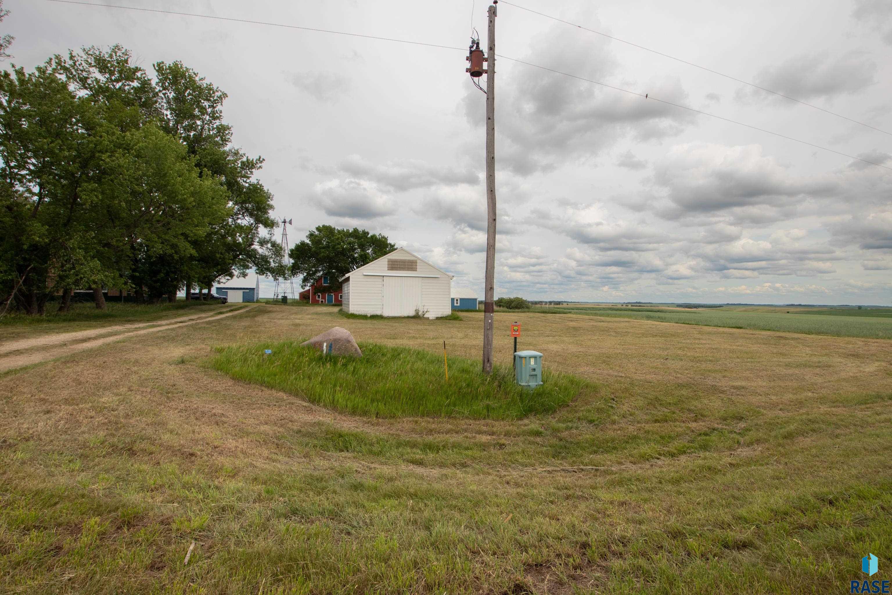 main property photo 10
