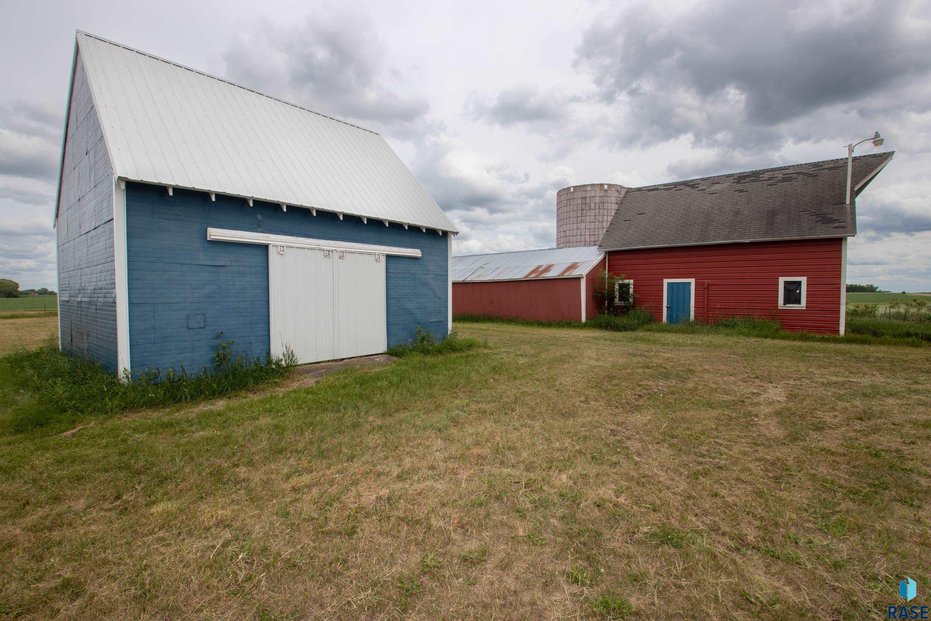 main property photo 5